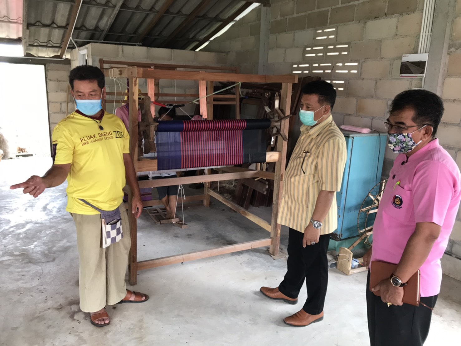 “พัฒนาการจังหวัดระยอง นำทีมพัฒนาชุมชนลงพื้นที่เยี่ยมเยือนกลุ่ม OTOP ที่ได้รับการส่งเสริม/สนับสนุนตามโครงการ KBO”