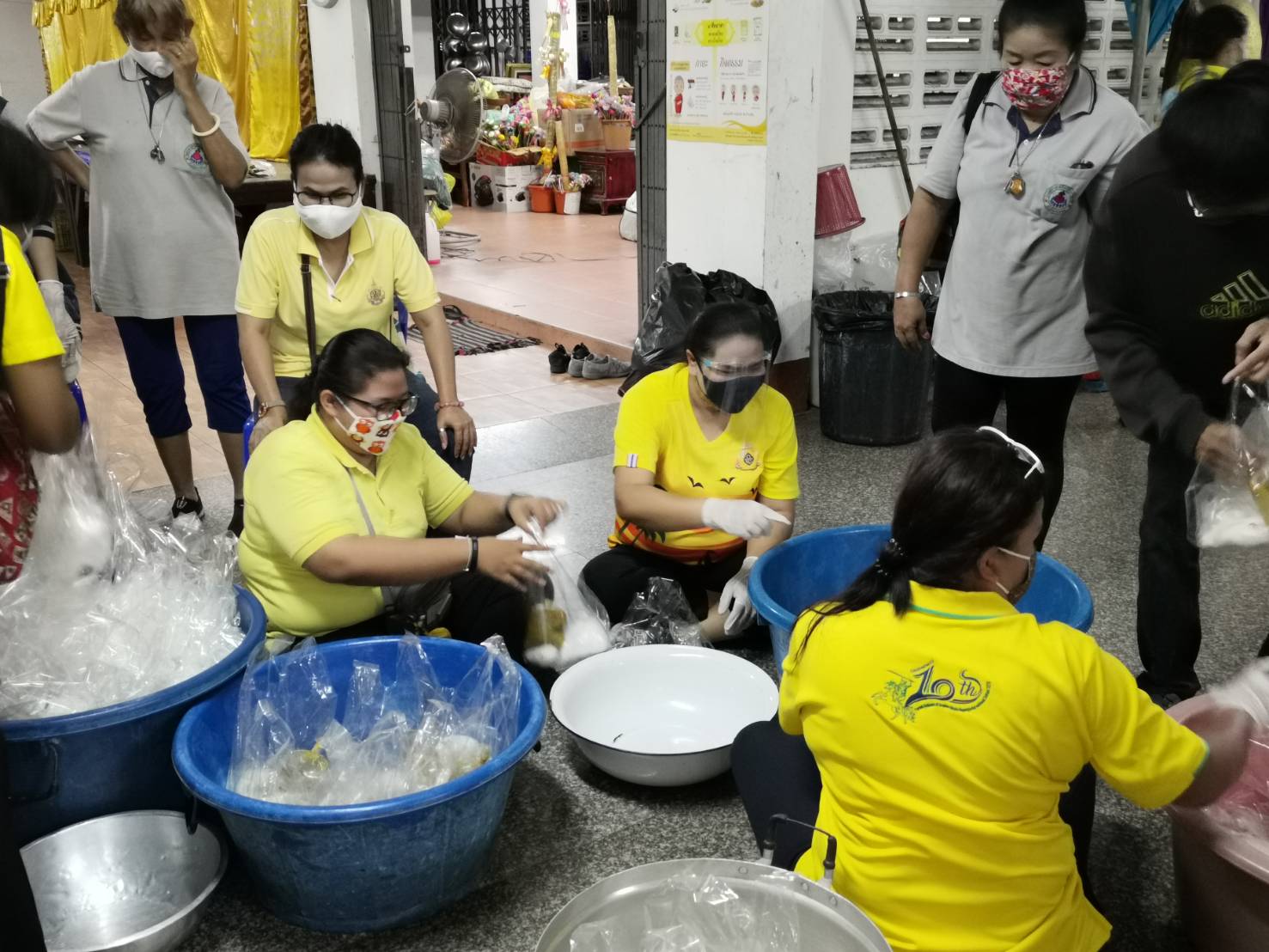 “พช.จังหวัดระยอง ร่วมกิจกรรมบรรจุอาหาร ส่งต่อให้กับผู้ด้อยโอกาสในสถานการณ์โควิด -19”