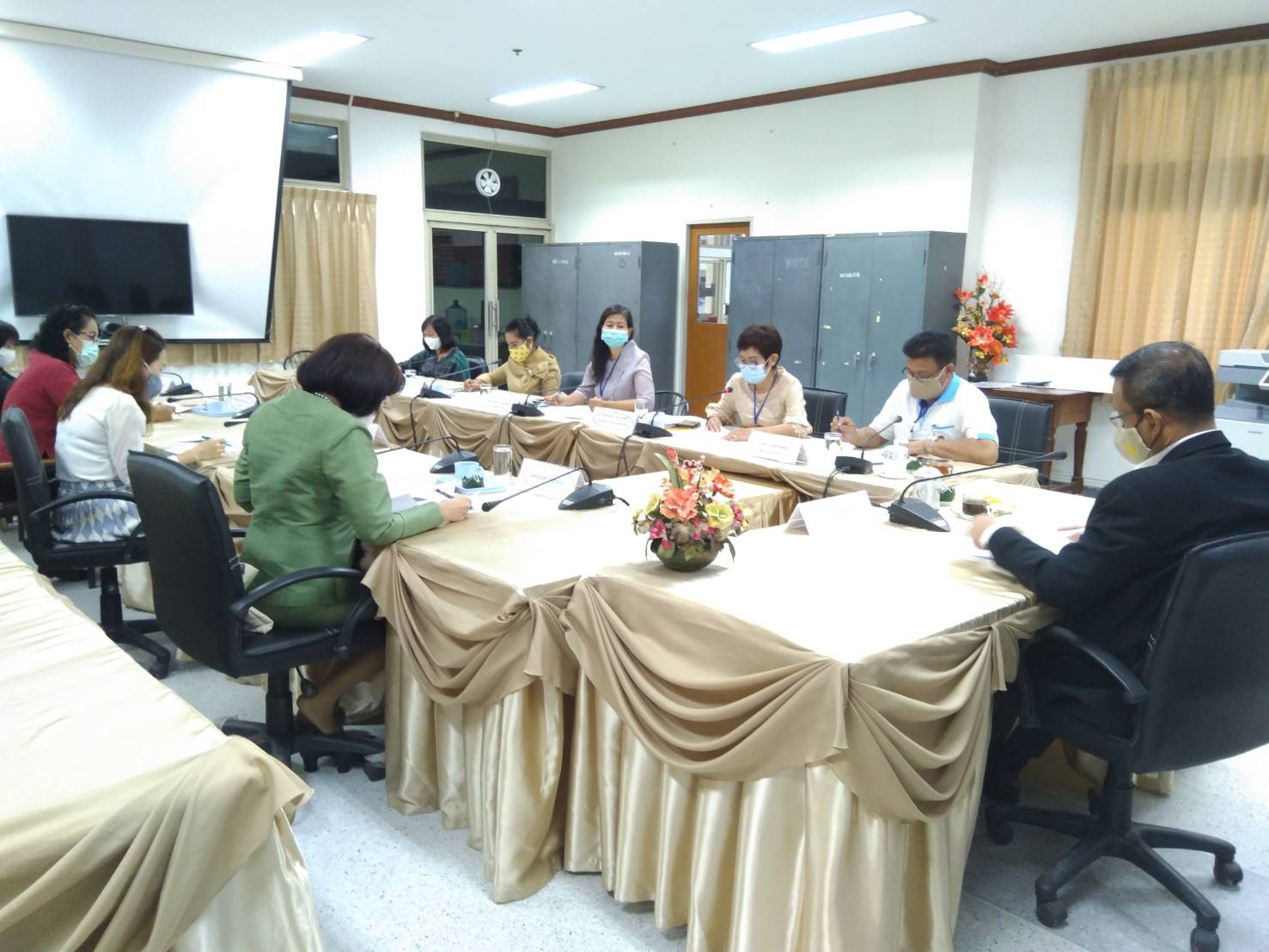 “พัฒนาชุมชนจังหวัดระยอง ประชุมคณะกรรมการคัดเลือกคนกองทุนพัฒนาบทบาทสตรีดีเด่นระดับจังหวัด”