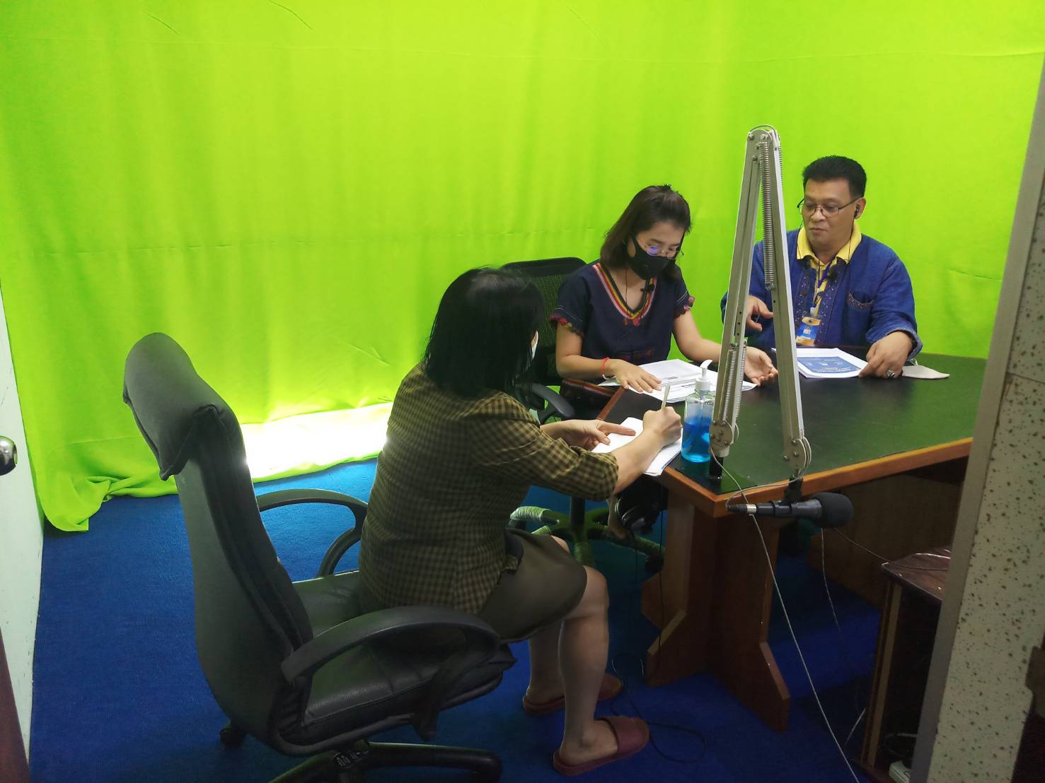 ?? “พัฒนาการจังหวัดระยอง ร่วมดำเนินรายการวิทยุ สร้างการรับรู้เพื่อเฝ้าระวัง ป้องกัน และควบคุมการแพร่ระบาดของโรคติดเชื้อไวรัสโคโรนา 2019 (COVID-19) จังหวัดระยอง