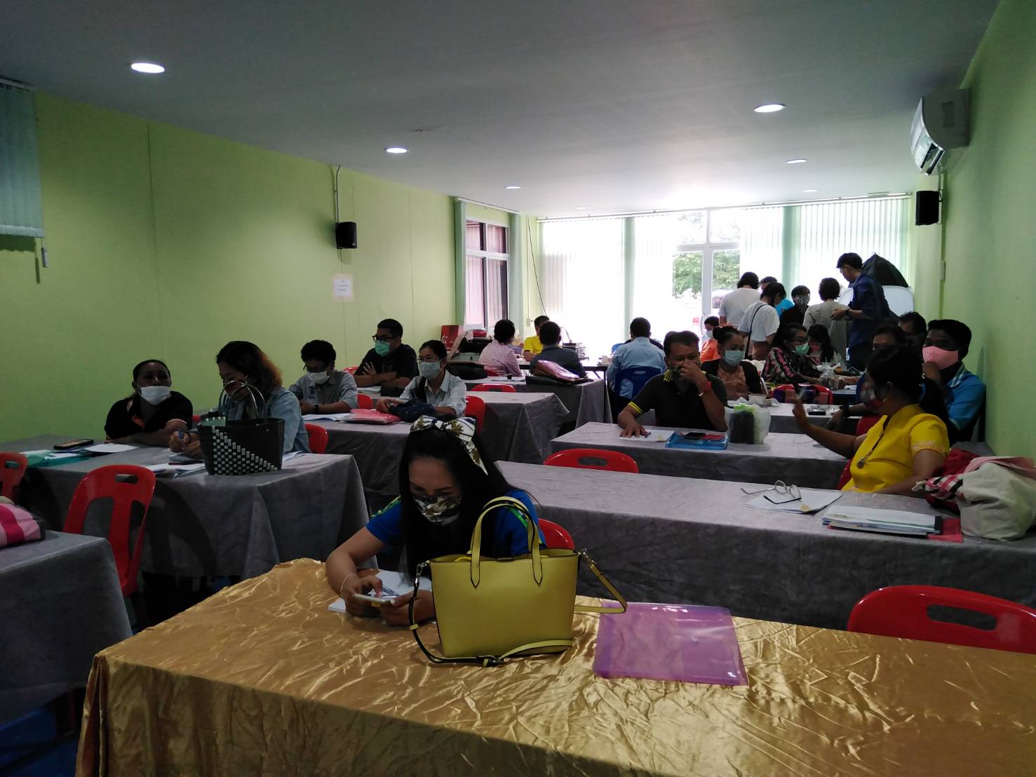 “พัฒนาชุมชนจังหวัดระยอง ดำเนินงานโครงการพัฒนาศักยภาพเครือข่ายองค์ความรู้ หนึ่งตำบล หนึ่งผลิตภัณฑ์ (Knowledge – Based OTOP : KBO) จังหวัด กิจกรรมที่ 2 ประชุมสร้างความรู้ความเข้าใจแก่กลุ่มเป้าหมาย และผู้เกี่ยวข้อง”