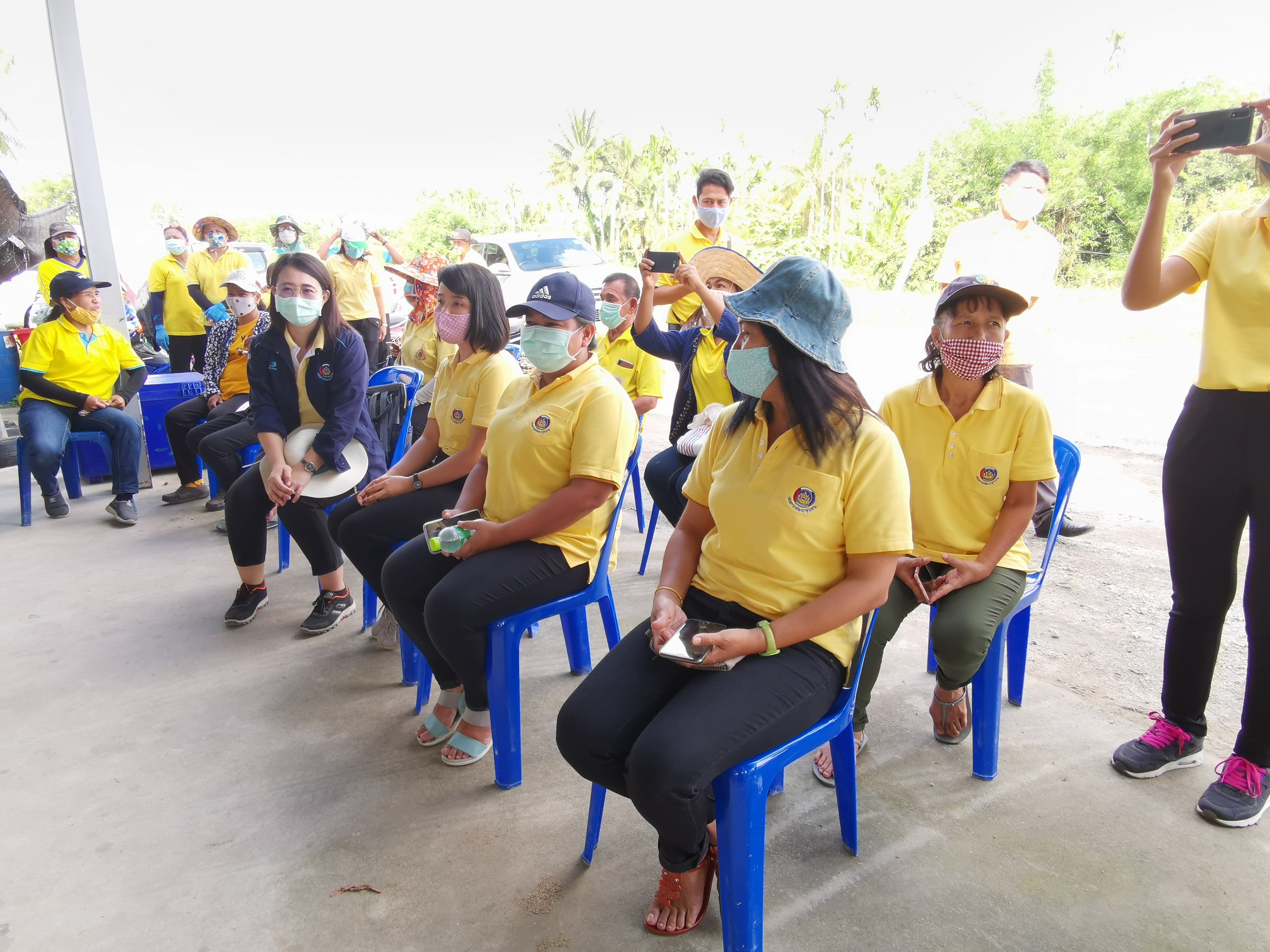 พช.ระยอง จัดกิจกรรมปลูกป่าเฉลิมพระเกียรติ เนื่องในโอกาสมหามงคลพระราชพิธีบรมราชาภิเษก ครบรอบ 1 ปี