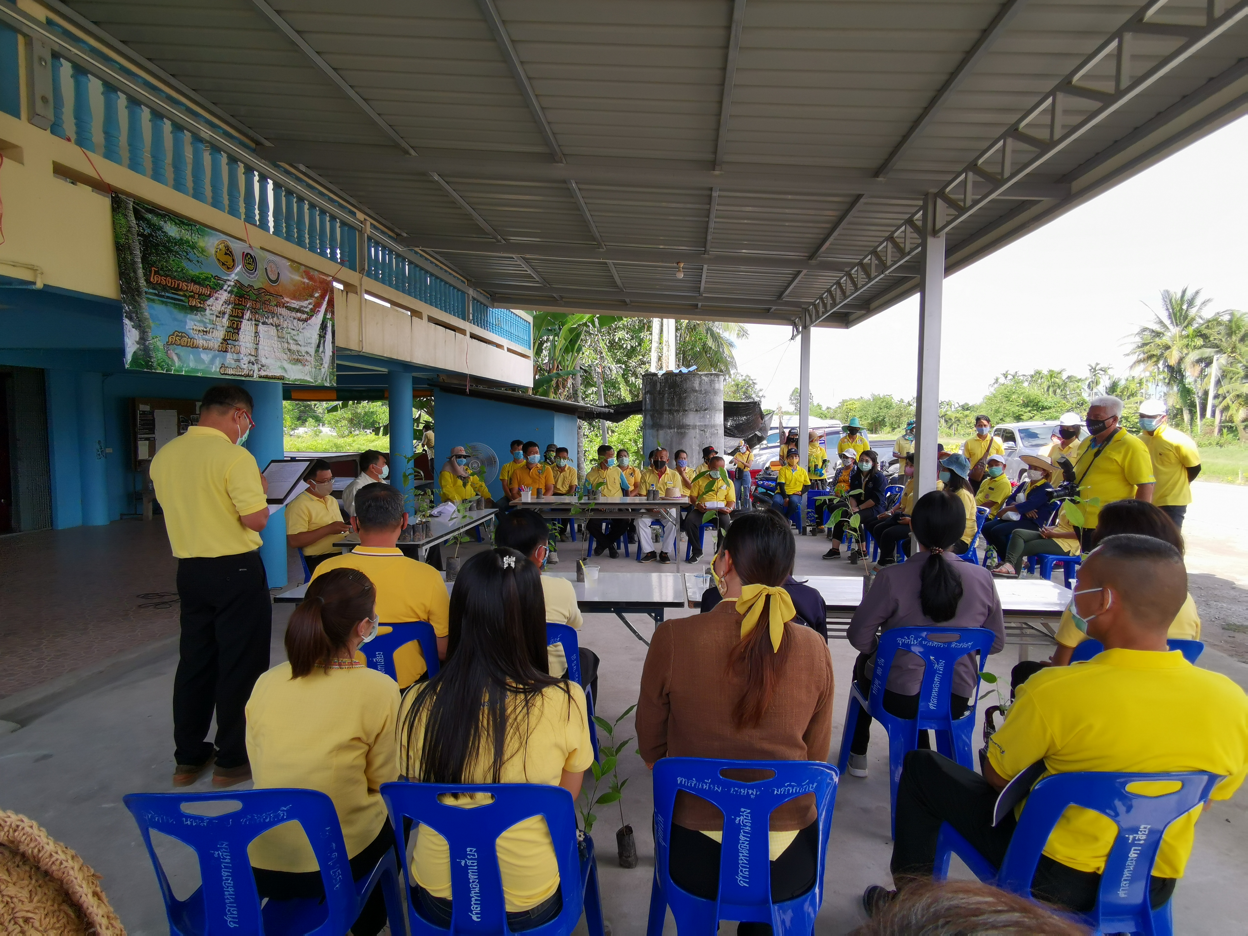 พช.ระยอง จัดกิจกรรมปลูกป่าเฉลิมพระเกียรติ เนื่องในโอกาสมหามงคลพระราชพิธีบรมราชาภิเษก ครบรอบ 1 ปี