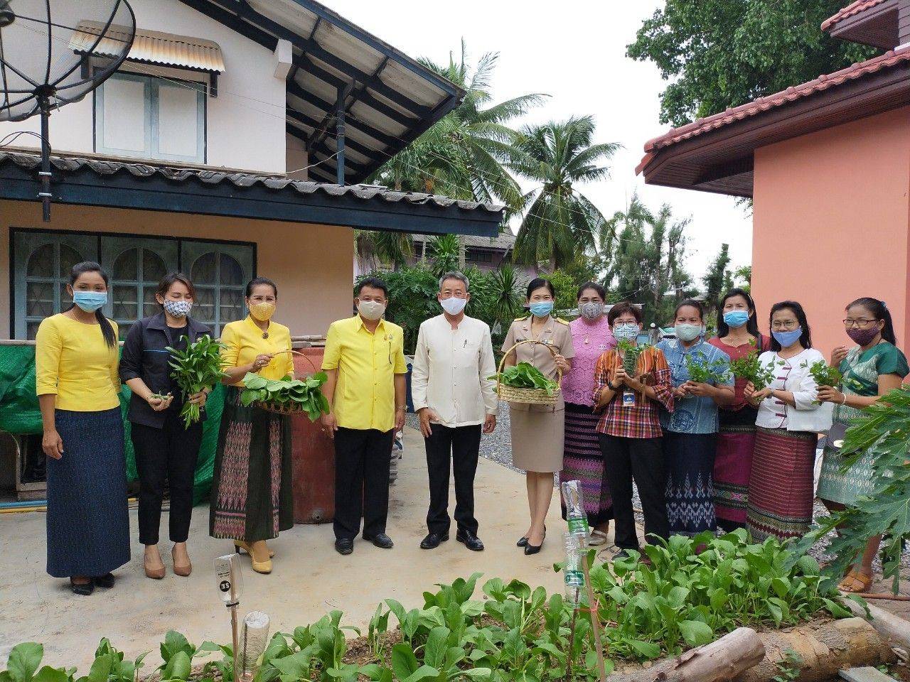 “พัฒนาการชุมชนจังหวัดระยอง ลงพื้น..ที่เฟ้นคัดเลือกคนกองทุนพัฒนาบทบาทสตรีดีเด่น ปี 2563 (วันที่ 1)”