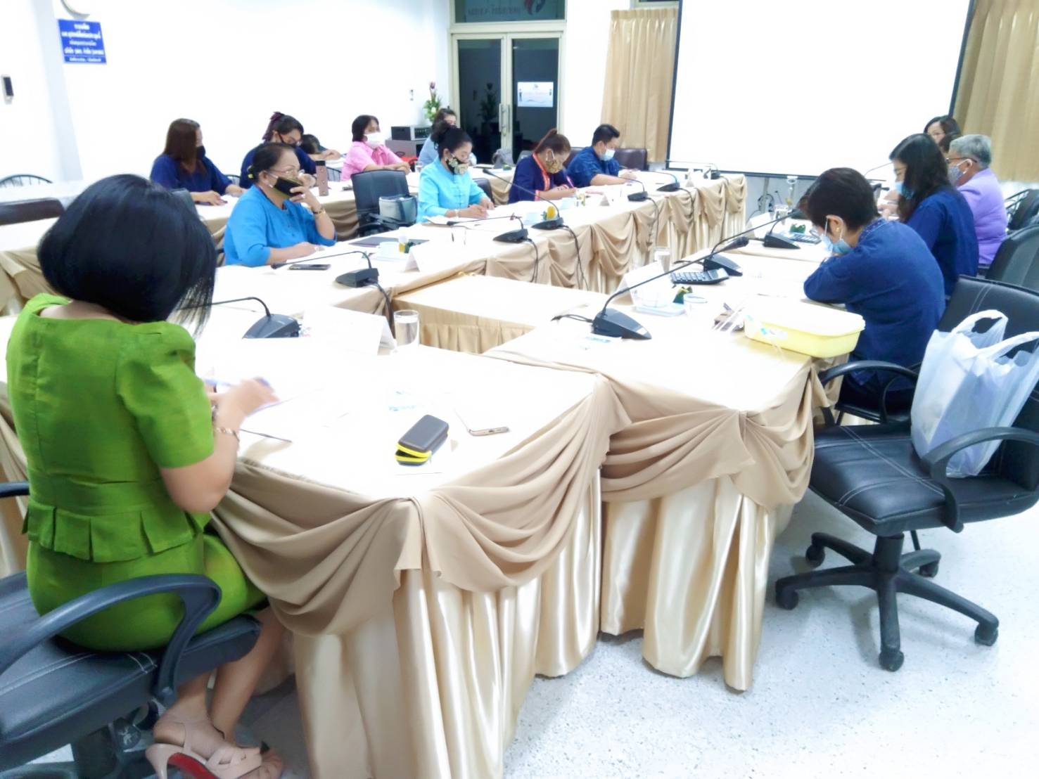 ?? “พัฒนาชุมชนระยอง ประชุมคณะทำงานขับเคลื่อนกองทุนพัฒนาบทบาทสตรีจังหวัดระยอง ครั้งที่ 7/2563