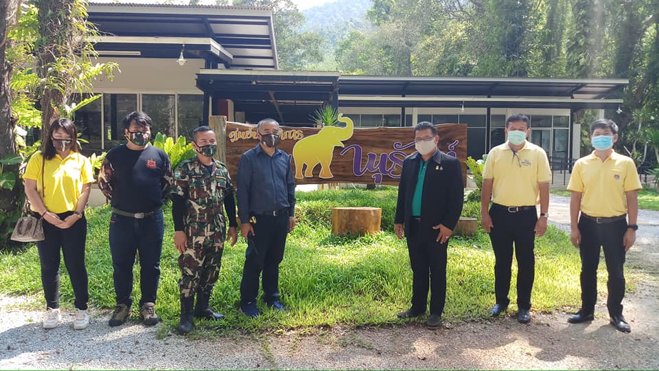 พช.จังหวัดระยอง  เยี่ยมพื้นที่ในสถานการณ์โควิด -19”