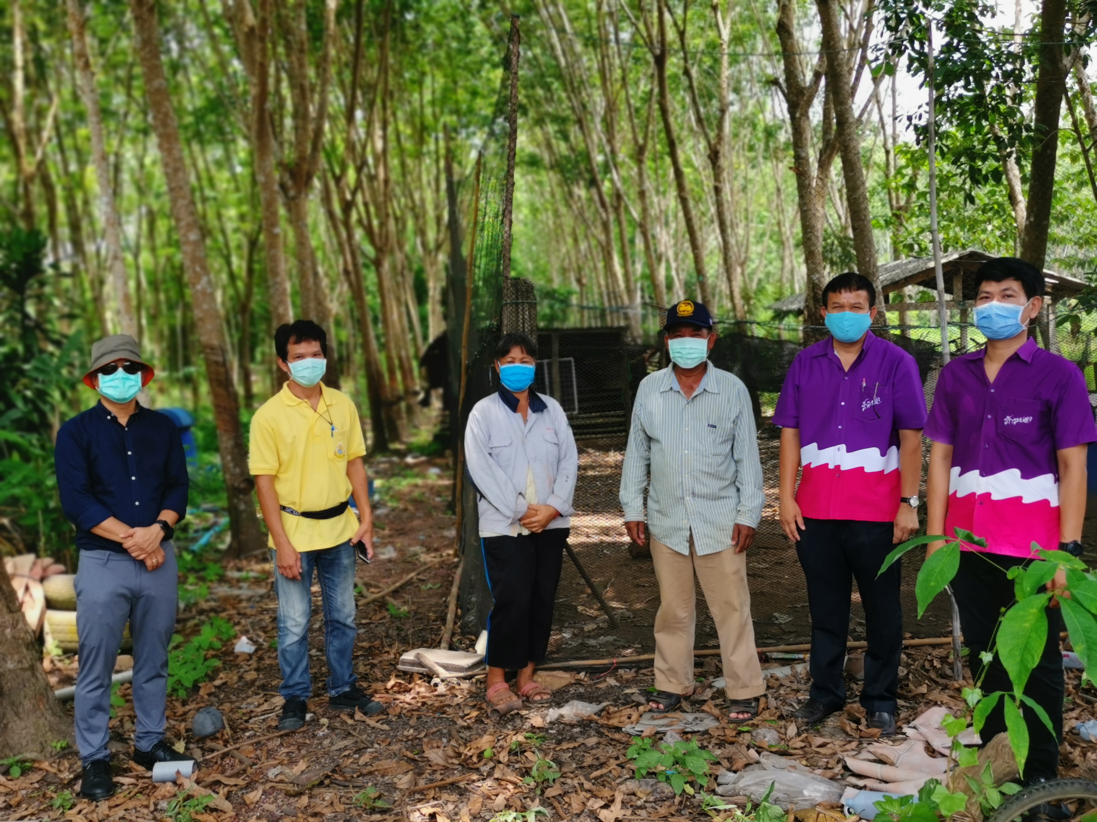 “พัฒนาชุมชนจังหวัดรเยอง ลงพื้นที่ติดตามการขับเคลื่อนครัวเรือนสัมมาชีพชุมชน อำเภอเขาชะเมา”