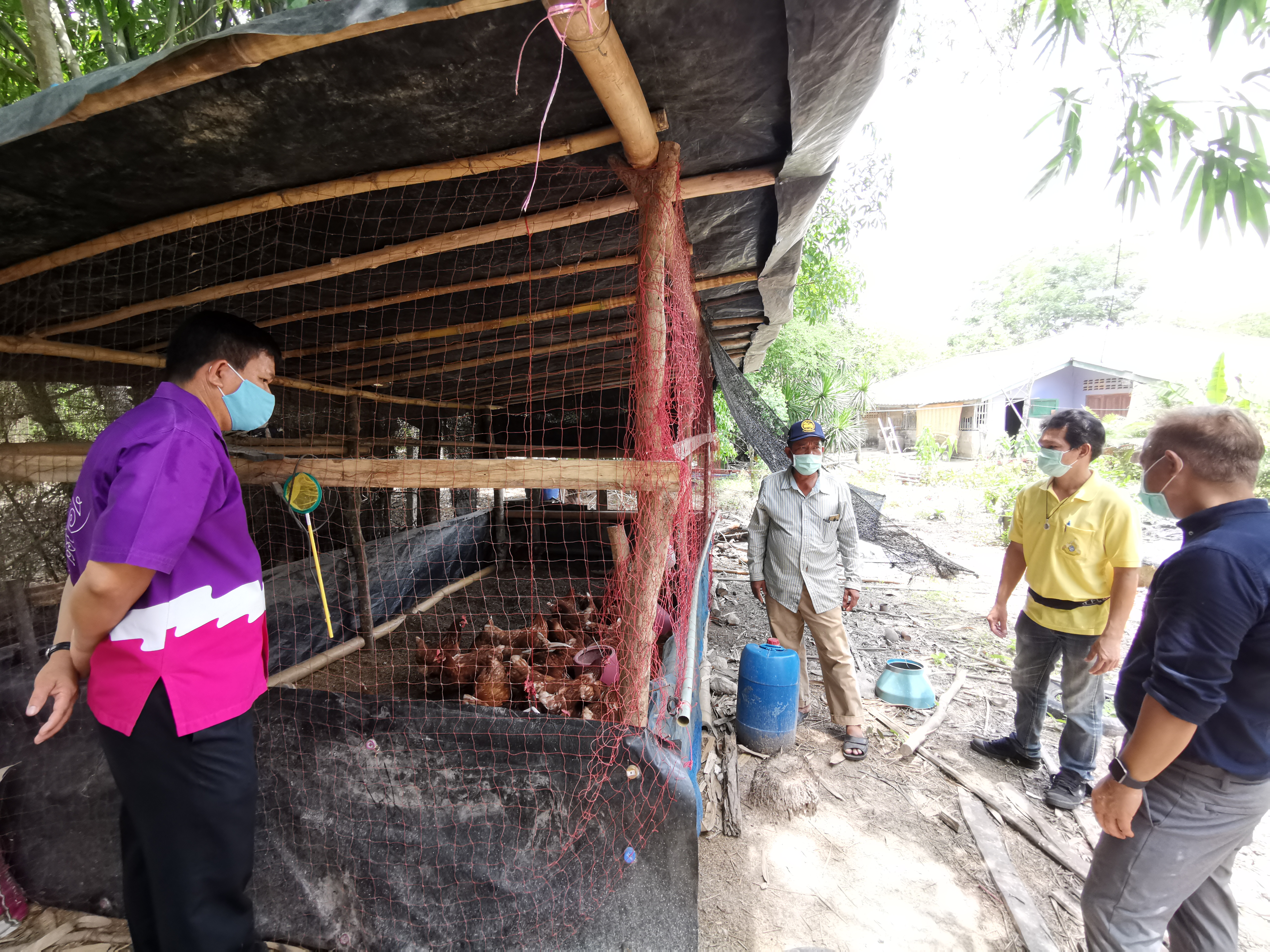 “พัฒนาชุมชนจังหวัดรเยอง ลงพื้นที่ติดตามการขับเคลื่อนครัวเรือนสัมมาชีพชุมชน อำเภอเขาชะเมา”