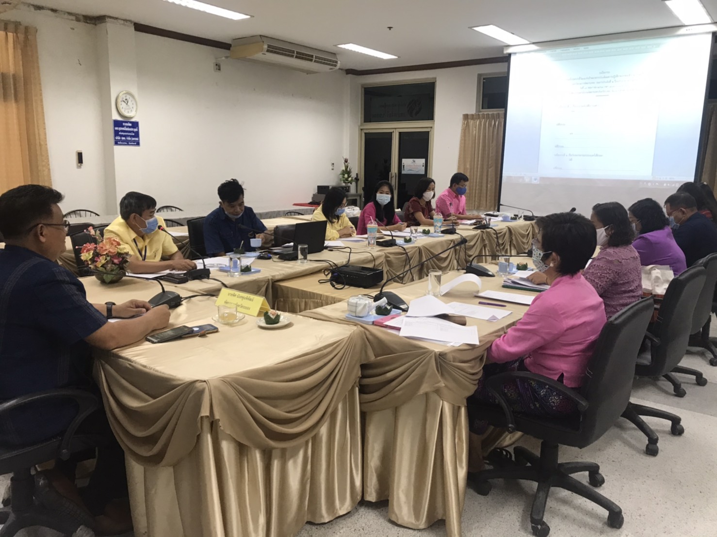 “พช.ระยอง …ประชุมจัดทำตัวชี้วัดและค่าเป้าหมายการประเมินผลการปฏิบัติราชการ รอบประเมินที่ 2 ปี 2563”