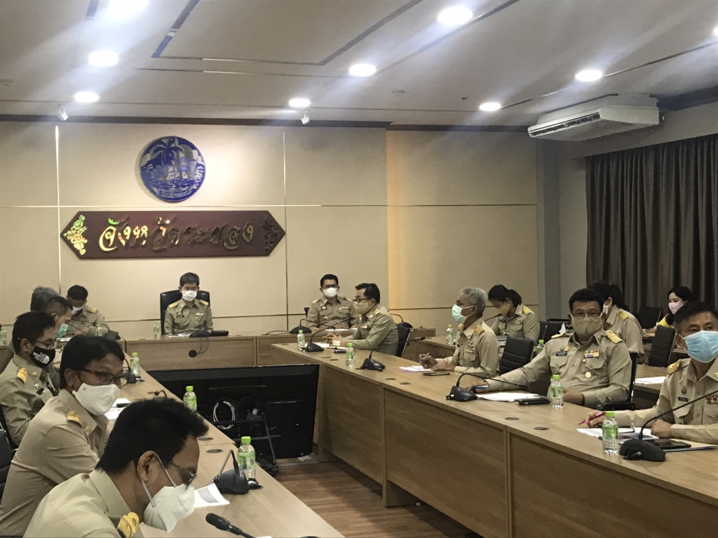 “พช.ระยอง ร่วมประชุมศูนย์บริหารและประสานการปฏิบัติเพื่อเฝ้าระวัง ป้องกัน และควบคุมการแพร่ระบาดของโรคติดเชื้อไวรัสโคโรนา 2019 (COVID-19) จังหวัดระยอง (ครั้งที่ 27)”