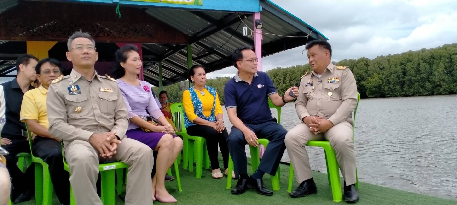 “พช.ระยอง” ประชาสัมพันธ์หมู่บ้าน OTOP เพื่อการท่องเที่ยว การท่องเที่ยวชุมชน และชุมชนท่องเที่ยว OTOP นวัตวิถี เพื่อกระตุ้นเศรษฐกิจฐานราก ในรายการโทรทัศน์ “นั่นไงใช่เลย” ททบ.5