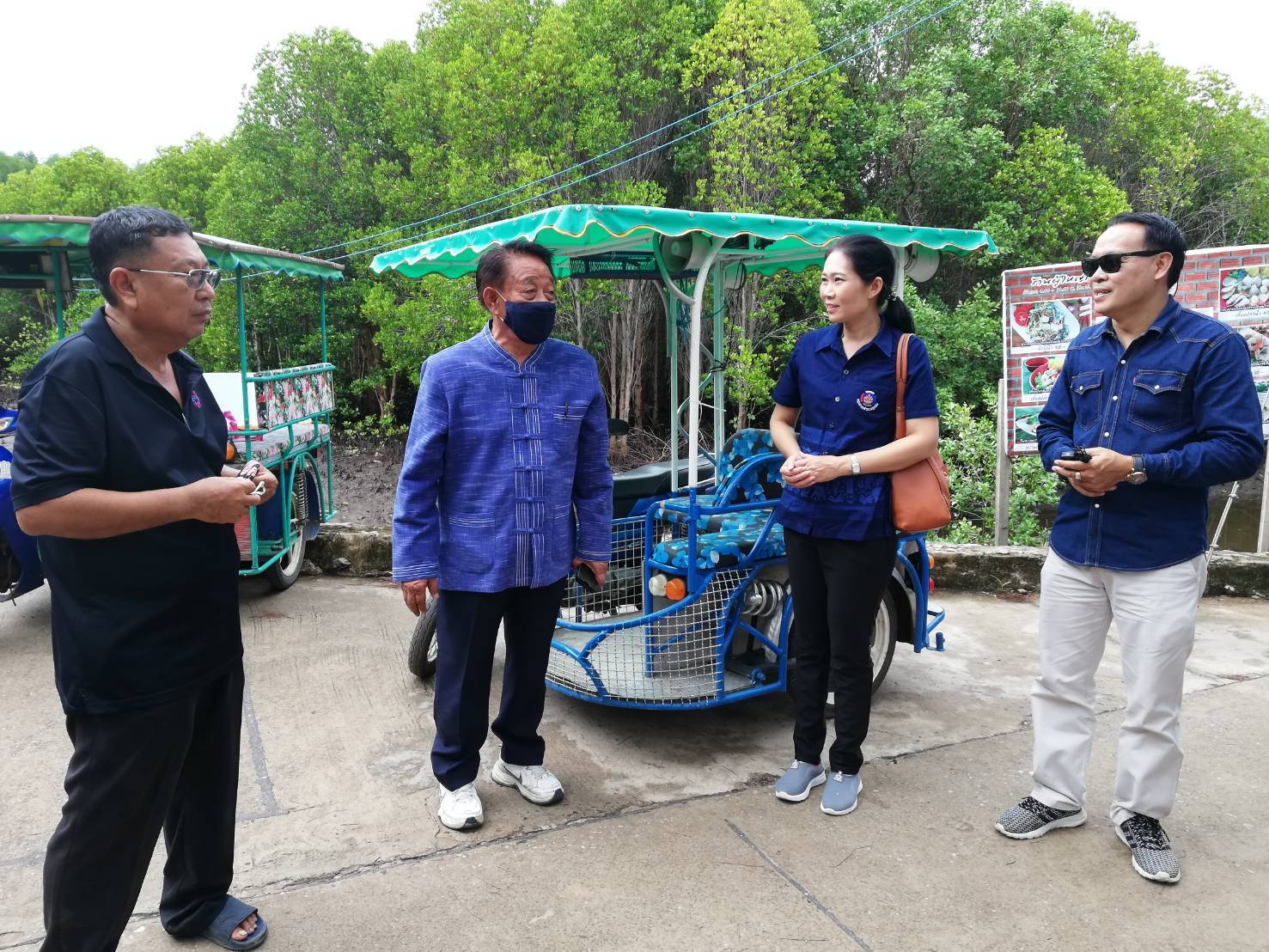 “พช.ระยอง” ประชาสัมพันธ์หมู่บ้าน OTOP เพื่อการท่องเที่ยว การท่องเที่ยวชุมชน และชุมชนท่องเที่ยว OTOP นวัตวิถี เพื่อกระตุ้นเศรษฐกิจฐานราก ในรายการโทรทัศน์ “นั่นไงใช่เลย” ททบ.5