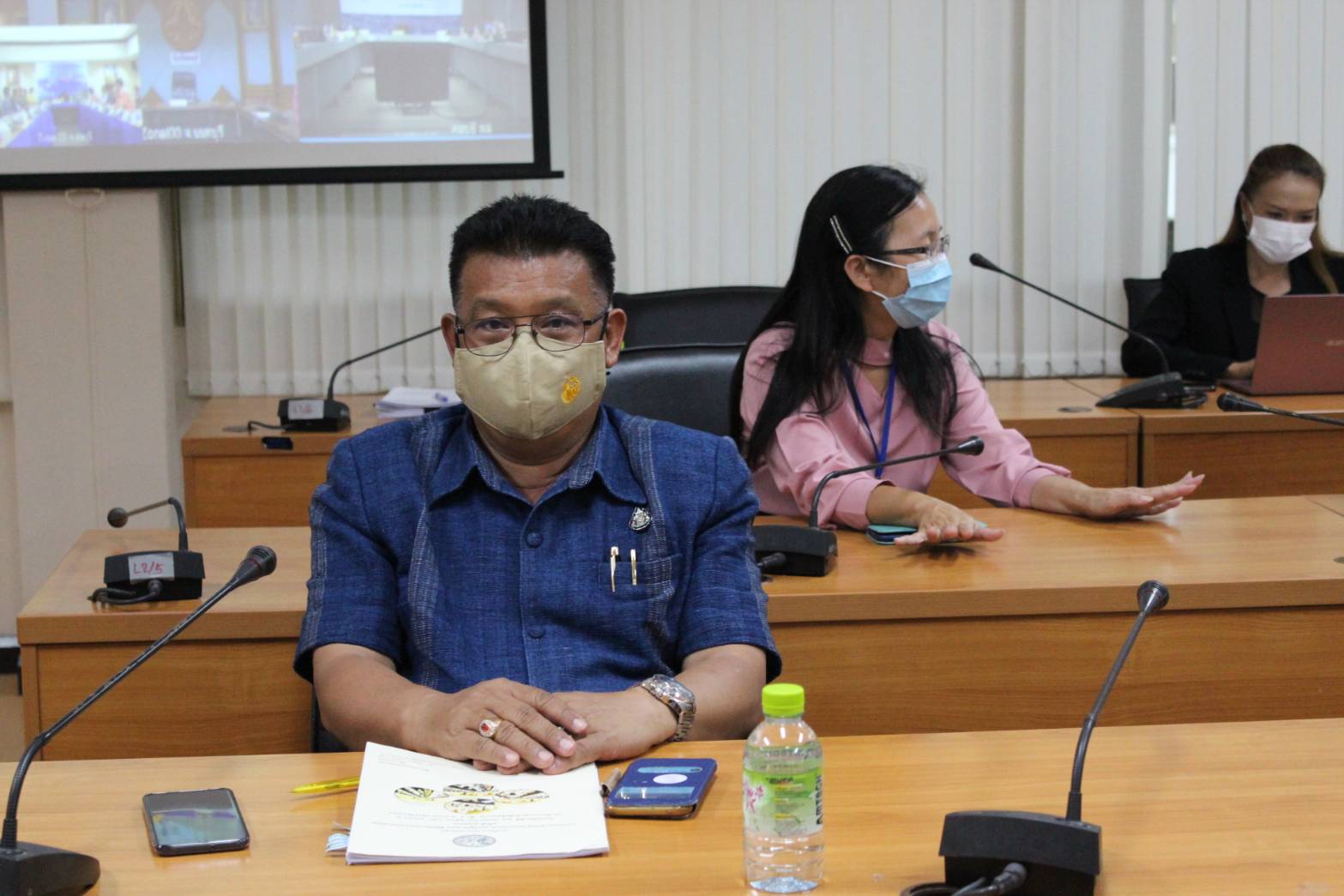 “พช.ระยอง” ร่วมประชุมผ่านระบบวีดีทัศน์ทางไกล (Vidio Conference System) เพื่อซักซ้อมแนวทางปฏิบัติตามมาตรการป้องกันการแพร่ระบาดของโรคติดเชื้อไวรัสโคโรนา 2019  (COVID-19)