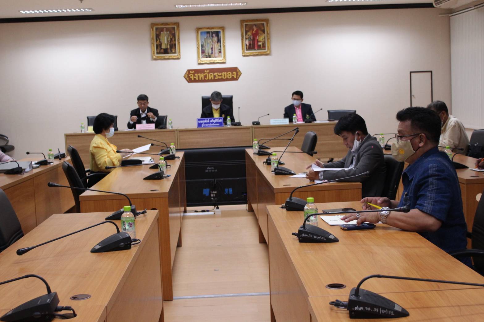 “พช.ระยอง” ร่วมประชุมผ่านระบบวีดีทัศน์ทางไกล (Vidio Conference System) เพื่อซักซ้อมแนวทางปฏิบัติตามมาตรการป้องกันการแพร่ระบาดของโรคติดเชื้อไวรัสโคโรนา 2019  (COVID-19)