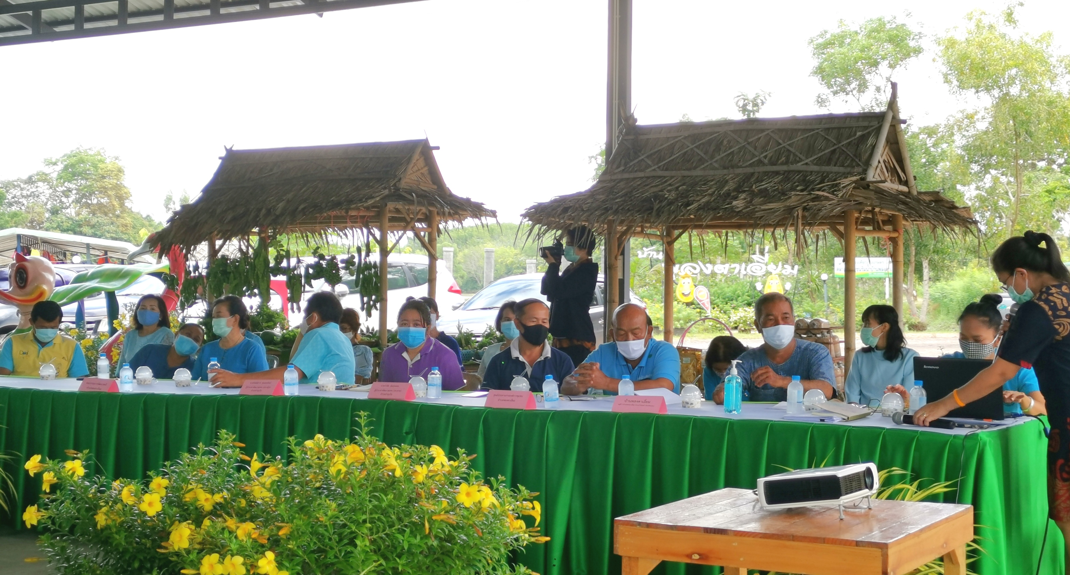 “พช.ระยอง”  วัน ที่ 10/10/2563 เวลา 10.00 น.  ดำเนินการคัดสรรกิจกรรมพัฒนาชุมชนดีเด่น ประจำปี 2563 ณ ศาลาหมู่บ้านพลงตาเอี่ยม หมู่ที่ 3 ตำบลพลงตาเอี่ยม อำเภอวังจันทร์ จังหวัดระยอง