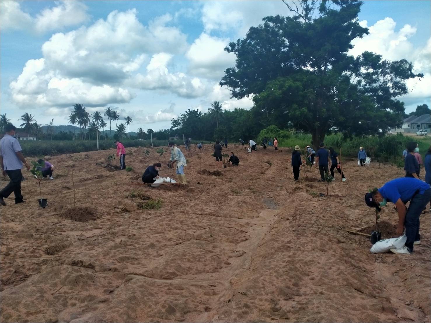 “พช.ระยอง”  Kick off  โครงการผู้นำต้นแบบการพัฒนาคุณภาพชีวิตตามหลักทฤษฎีใหม่ รูปแบบประยุกต์ “โคก หนอง นา โมเดล”  @ อำเภอนิคมพัฒนา