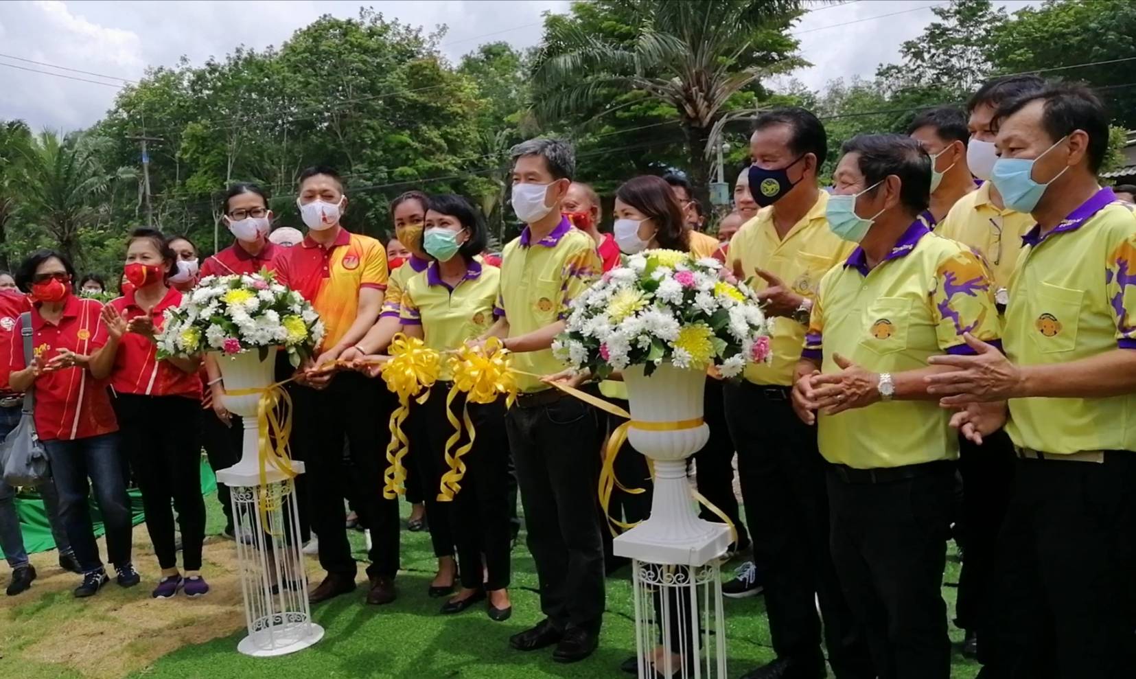 “พช.ระยอง” @ สำนักงานพัฒนาชุมชนอำเภอเขาชะเมา ร่วมพิธีเปิดป้าย “หมู่บ้านคชานุรักษ์” ตามโครงการพัชรสุธาคชานุรักษ์  บ้านเขาจันทร์  หมู่ที่  7  ตำบลห้วยทัยมอญ  อำเภอเขาชะเมา  จังหวัดระยอง