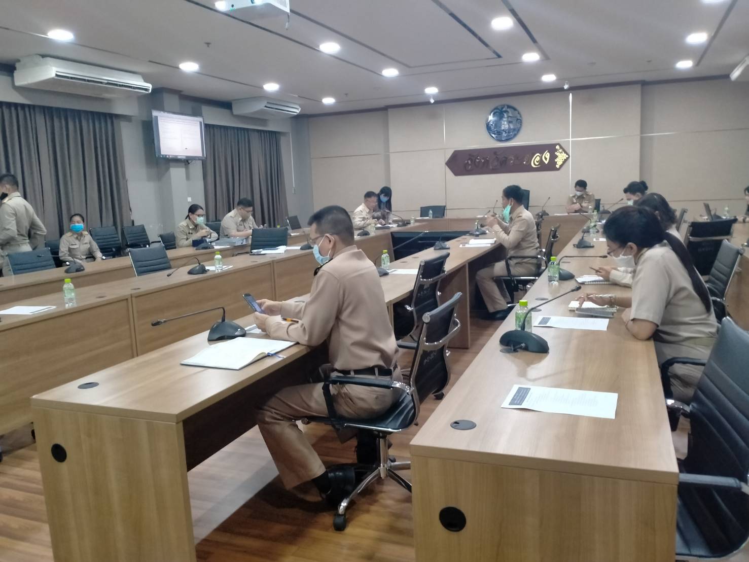 “พช.ระยอง” ร่วมประชุมศูนย์บริหารและประสานการปฏิบัติเพื่อเฝ้าระวัง ป้องกันและควบคุมการแพร่ระบาด ของโรคติดเชื้อไวรัสโคโรนา 2019 (COVID-19) จังหวัดระยอง