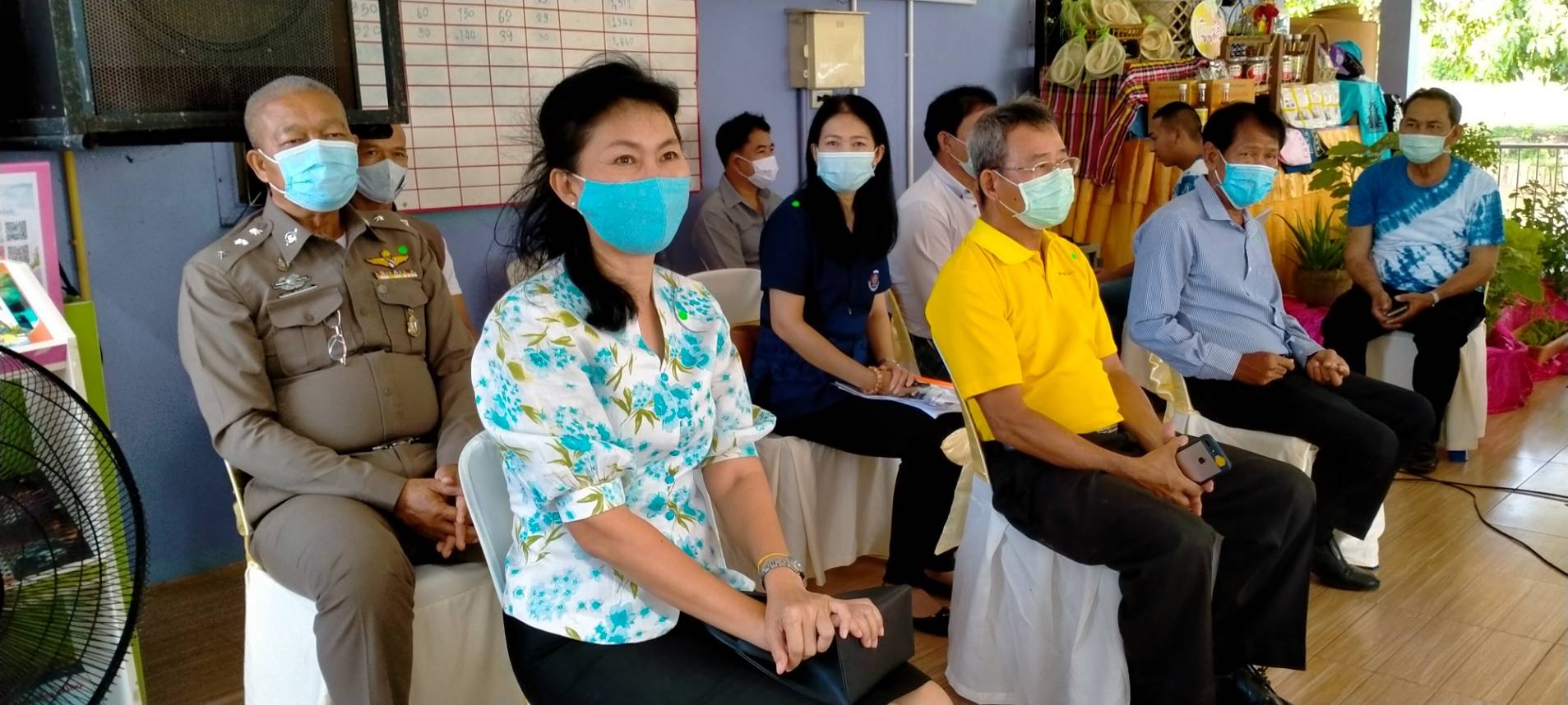 วันที่  9  มิถุนายน 2563 เวลา 13.00 น. “พช.ระยอง” ดำเนินโครงการคัดสรรกิจกรรมพัฒนาชุมชนดีเด่น ประจำปี 2563  ณ ห้องสมุดประชารัฐบ้านเนินฆ้อ หมู่ที่ 3 ตำบลเนินฆ้อ อำเภอแกลง