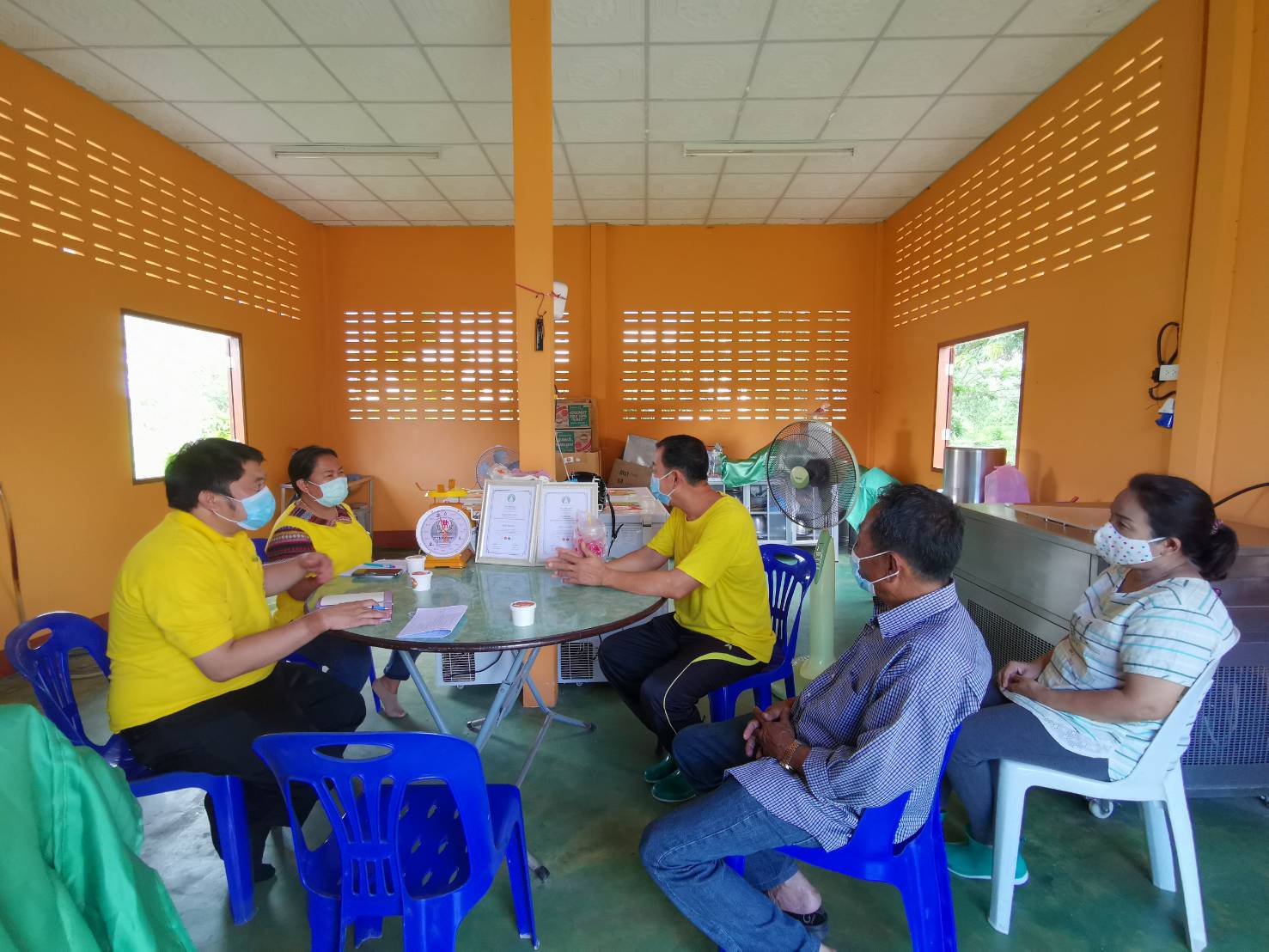 ?? พช.ระยอง ติดตามสนับสนุนการพัฒนาผลิตภัณฑ์ OTOP โดยเครือข่ายองค์ความรู้ KBO จังหวัด ??