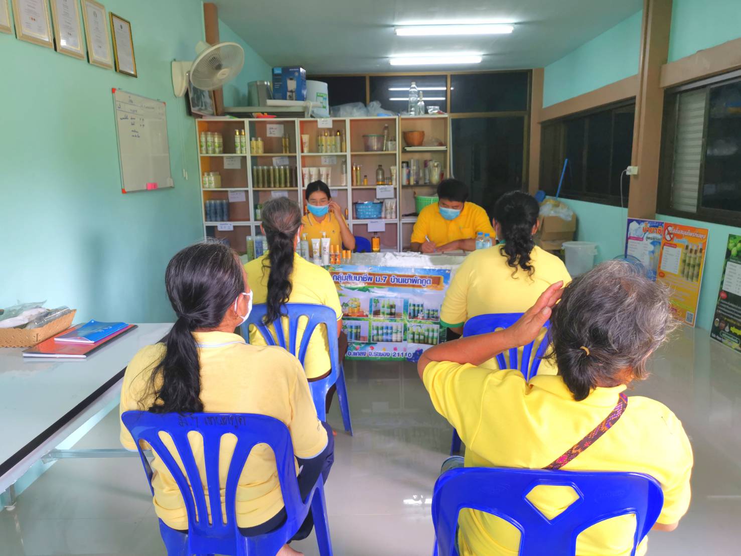 ?? พช.ระยอง ติดตามสนับสนุนการพัฒนาผลิตภัณฑ์ OTOP โดยเครือข่ายองค์ความรู้ KBO จังหวัด ??