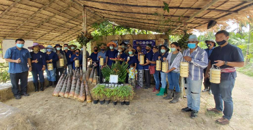 ?? พช.ระยอง @ “สพอ.เขาชะเมา”  Kick off  โครงการผู้นำต้นแบบการพัฒนาคุณภาพชีวิตตามหลักทฤษฎีใหม่ รูปแบบประยุกต์ “โคก หนอง นา โมเดล”    ??