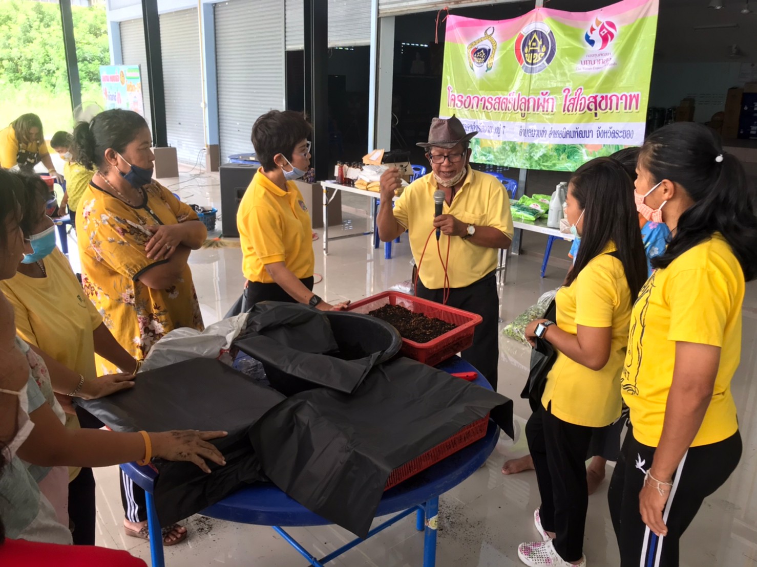 “พช.ระยอง”  ติดตามสนับสนุนโครงการสตรีปลูกผัก ใส่ใจสุขภาพ