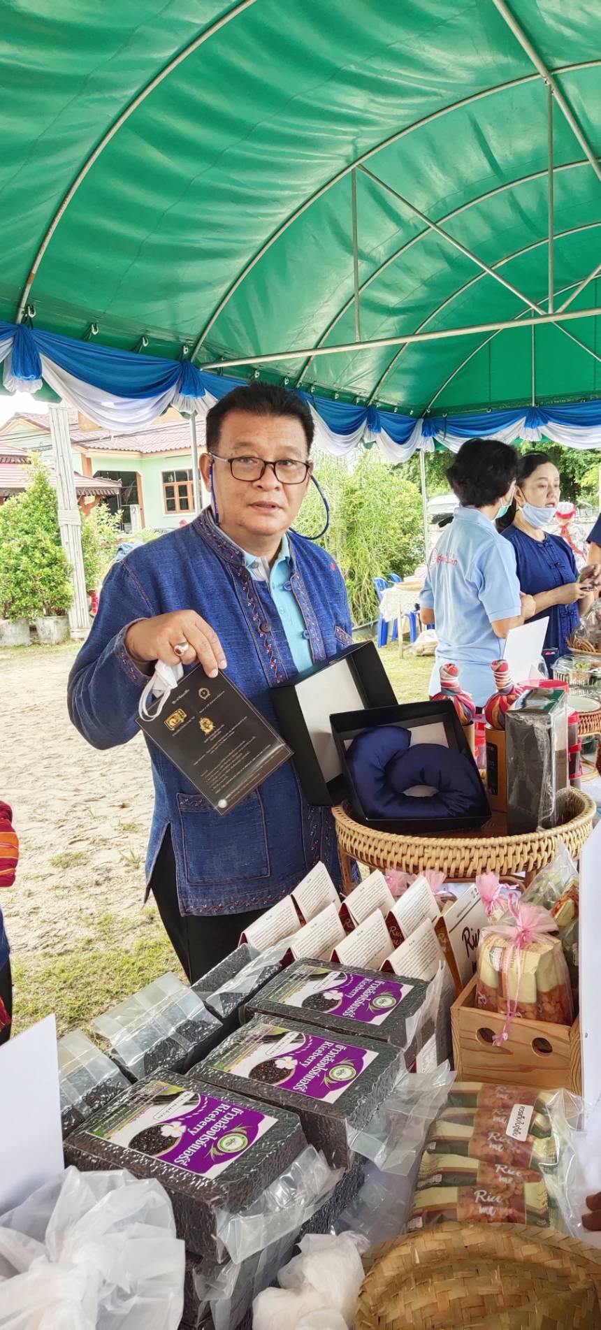 พช.ระยอง ร่วมอนุรักษ์แปลงนาผืนสุดท้ายใจกลางเมืองอุตสาหกรรม