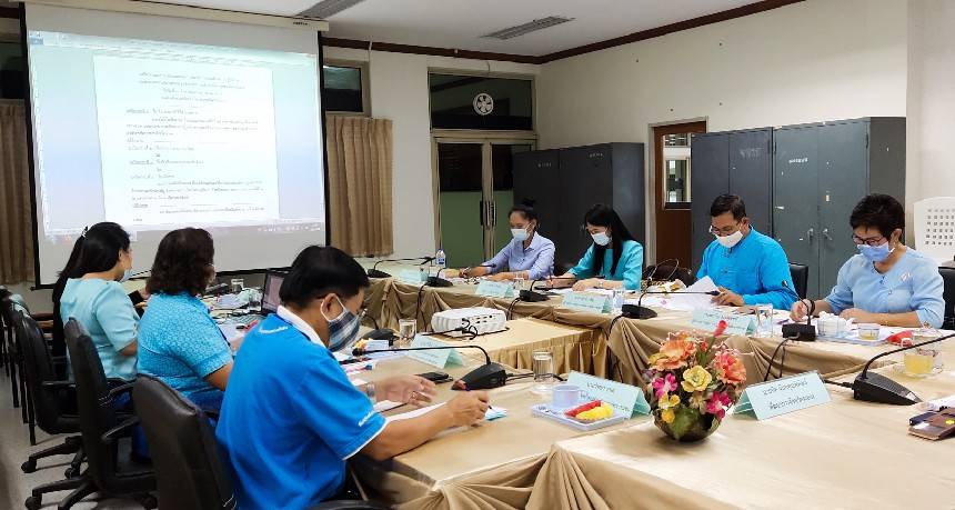 “พช.ระยอง” ประชุมคณะกรรมการกลั่นกรองการประเมินผลการปฏิบัติราชการ และพิจารณาความดีความชอบของข้าราชการ สำนักงานพัฒนาชุมชนจังหวัดระยอง รอบการประเมินที่ 2