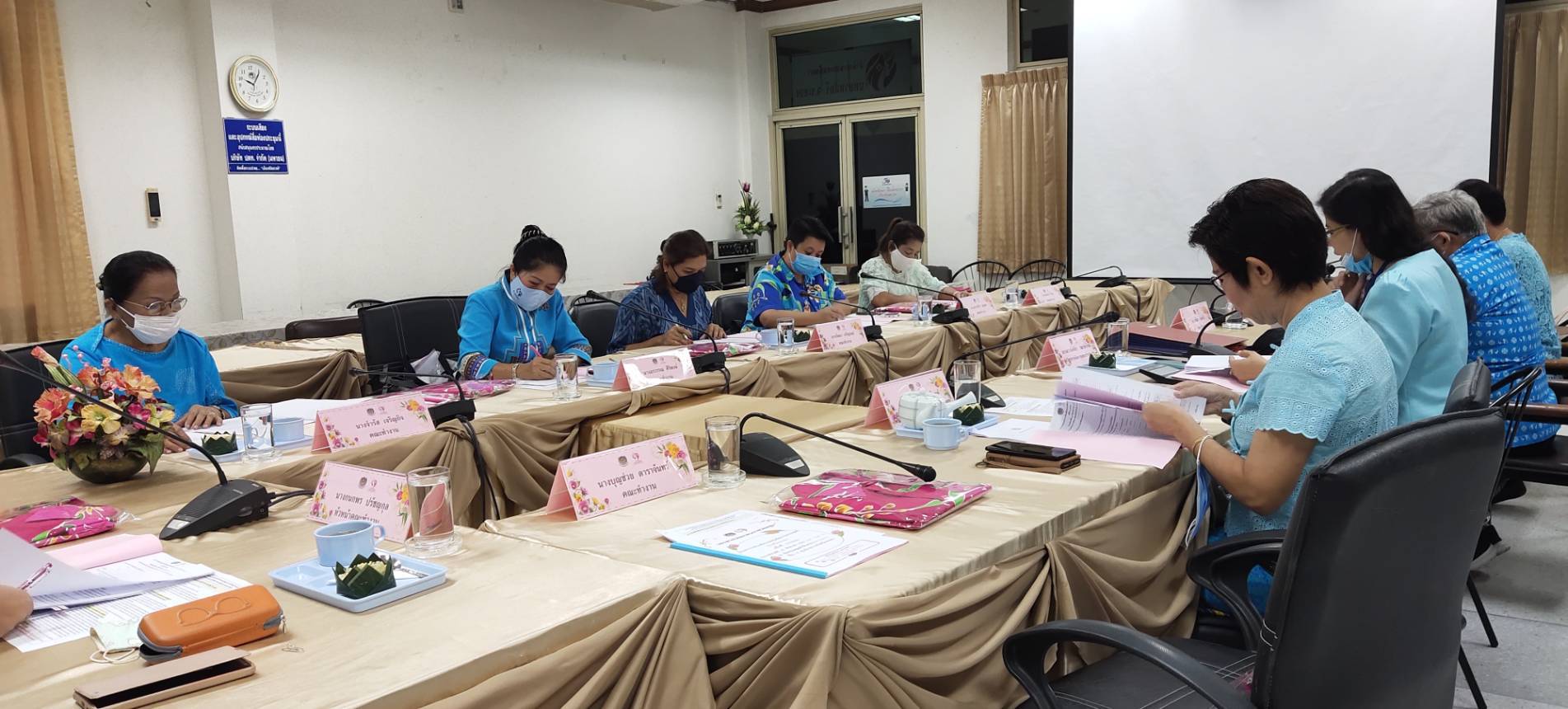 “พช.ระยอง”  จัดประชุมคณะทำงานขับเคลื่อนกองทุนพัฒนาบทบาทสตรีจังหวัดระยอง ครั้งที่ 10/2563