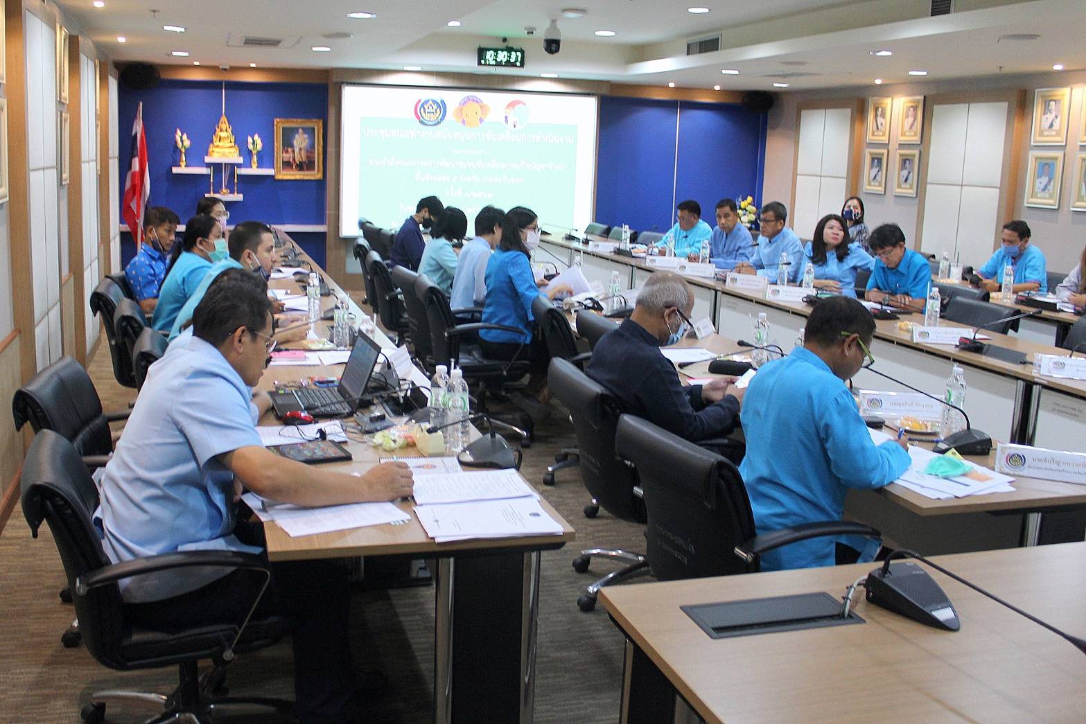 “พช.ระยอง”   ร่วมประชุมคณะทำงานสนับสนุนการขับเคลื่อน การดำเนินงานพัฒนาหมู่บ้านตามหลักปรัชญาเศรษฐกิจพอเพียง เพื่อการแก้ไขปัญหาช้างป่าในพื้นที่หมู่บ้านคชานุรักษ์