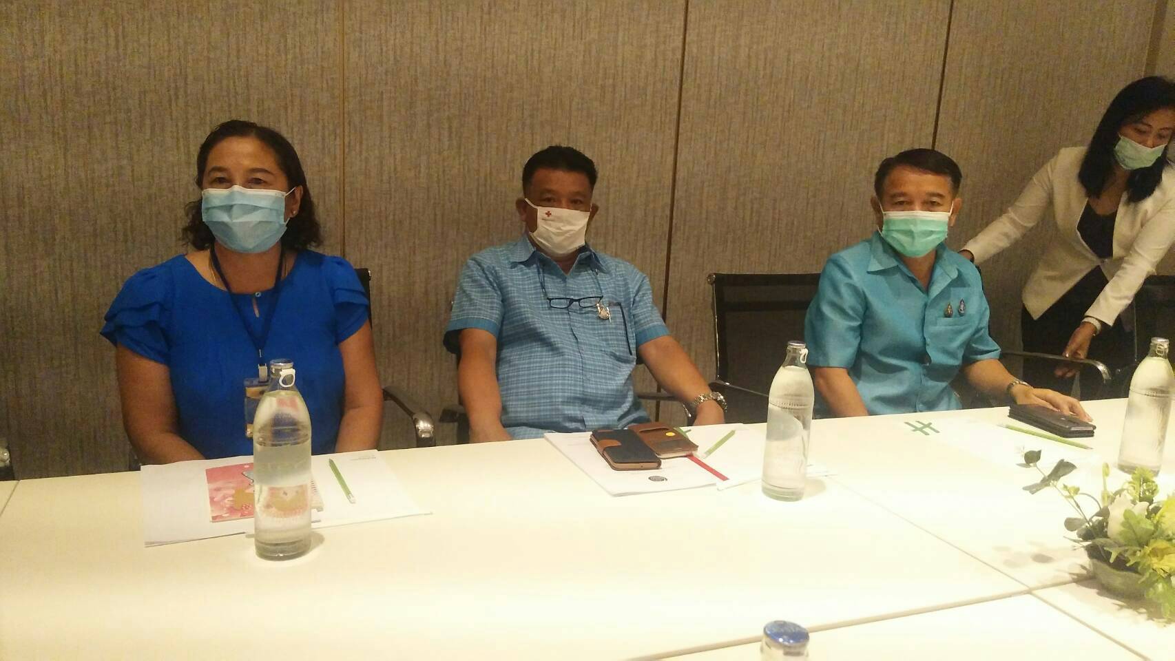 “พช.ระยอง” ร่วมเตรียมความพร้อมในการดำเนินโครงการพัฒนาหมู่บ้านเศรษฐกิจพอเพียงประชุมเชิงปฏิบัติการถ่ายทอดองค์ความรู้หมูบ้านคนรักษ์ช้าง