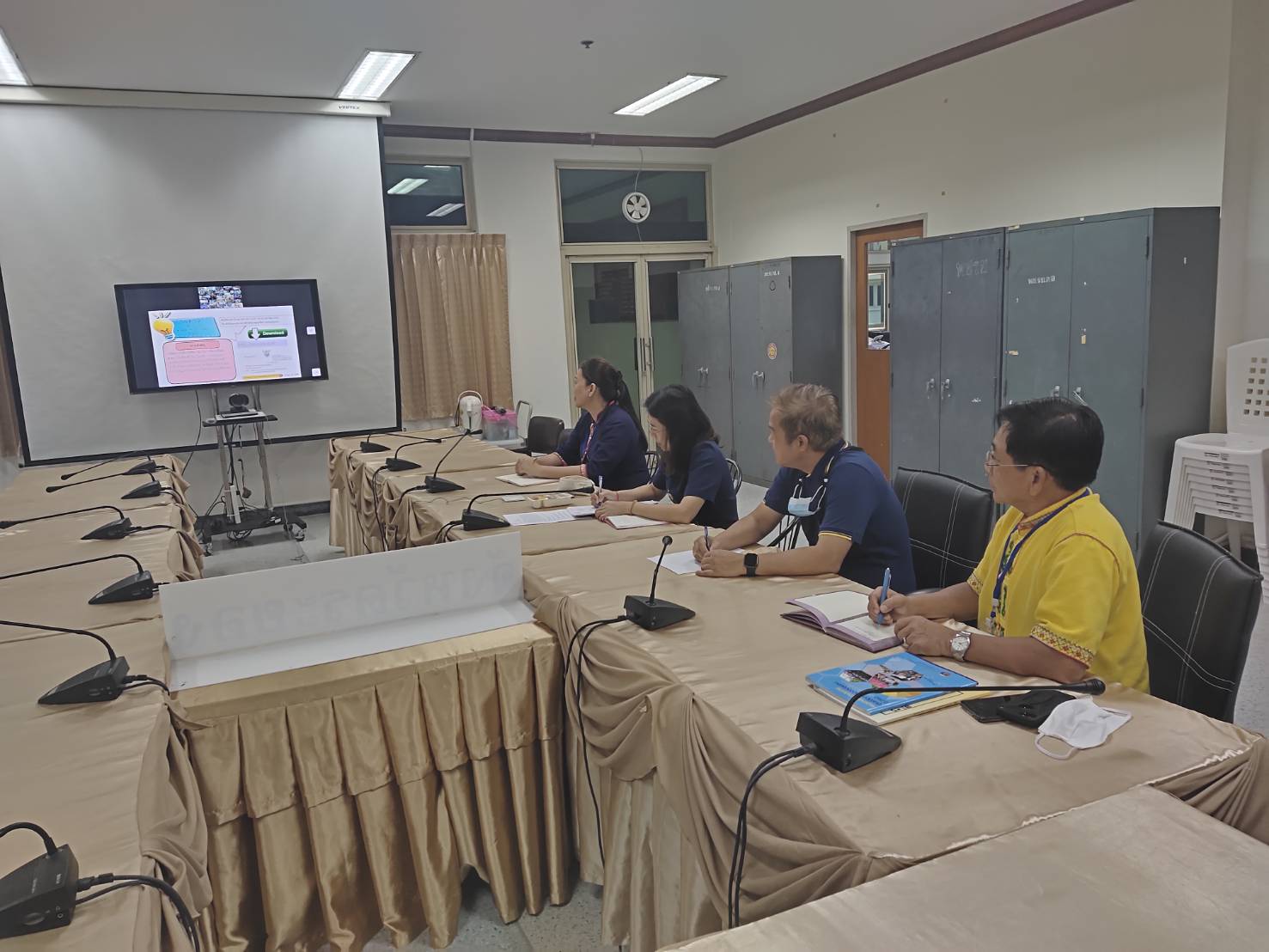 “พช.ระยอง”   ร่วมรับฟังการชี้แจงและซักซ้อมความเข้าใจ การขับเคลื่อนโครงการ ที่ได้รับอนุมัติ ปีงบประมาณ พ.ศ.2563 ไตรมาสที่ 4 ผ่านระบบวีดีทัศน์ทางไกล (Video Conference)