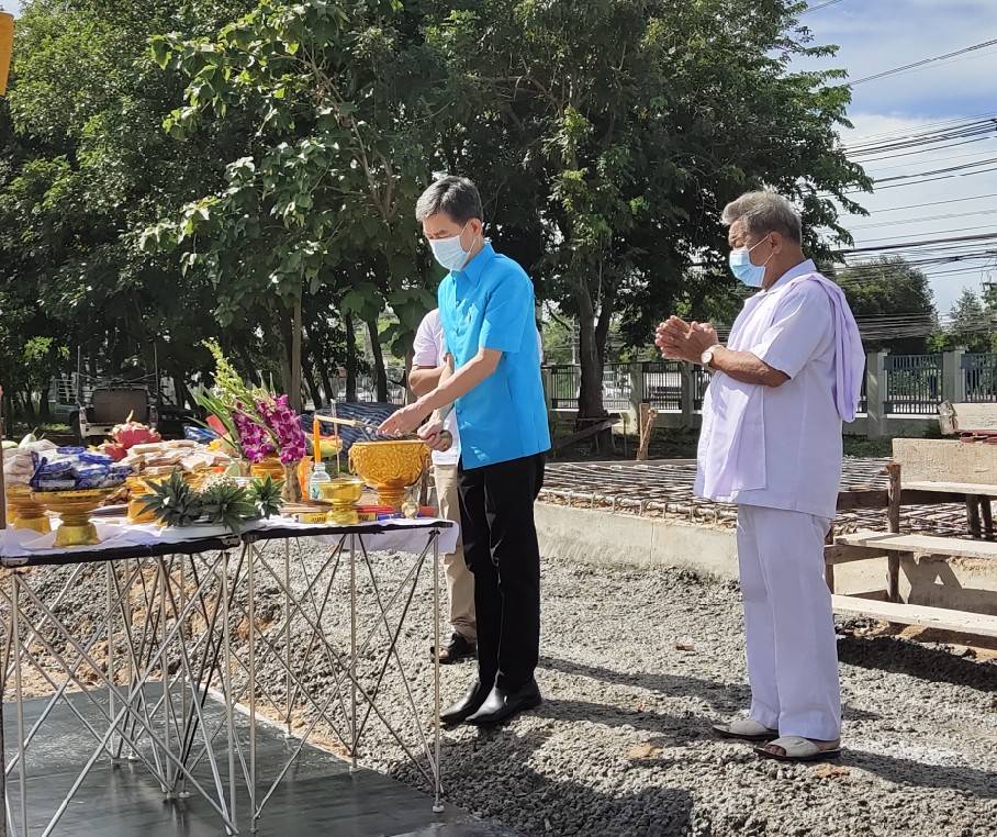 “พช.ระยอง”  ร่วมพิธียกเสาธงชาติ โครงการปรับภูมิทัศน์สวนสุขภาพศูนย์ราชการจังหวัดระยอง