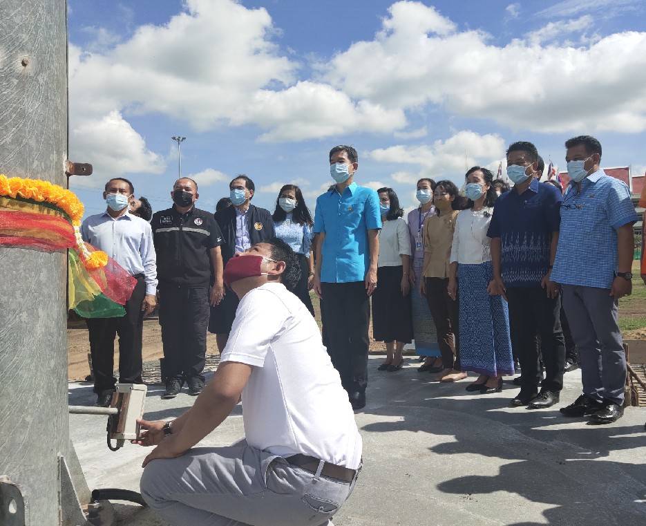 “พช.ระยอง”  ร่วมพิธียกเสาธงชาติ โครงการปรับภูมิทัศน์สวนสุขภาพศูนย์ราชการจังหวัดระยอง