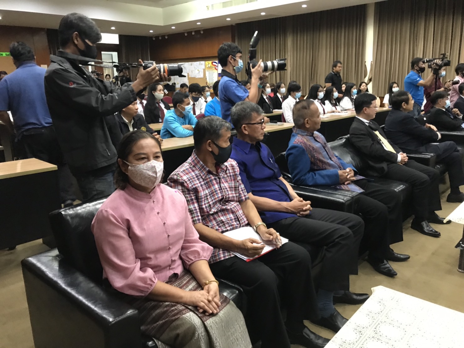 “พช.ระยอง”  ร่วมเป็นเกียรติในพิธีเปิดและลงนามบันทึกข้อตกลงความร่วมมือการดำเนินโครงการบัณฑิตอาสาต้นแบบ