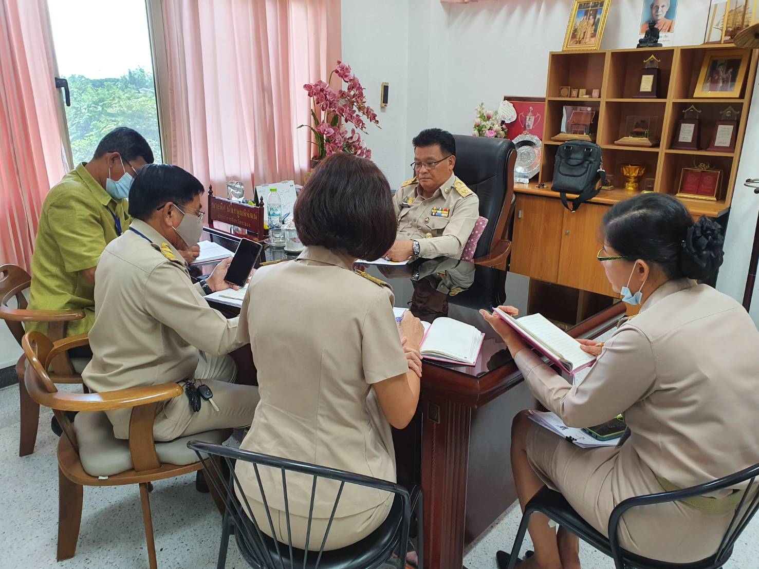“พช.ระยอง” จัดประชุม Morning  brief  ทุกวันจันทร์”   คณะผู้บริหาร  สพจ.ระยอง