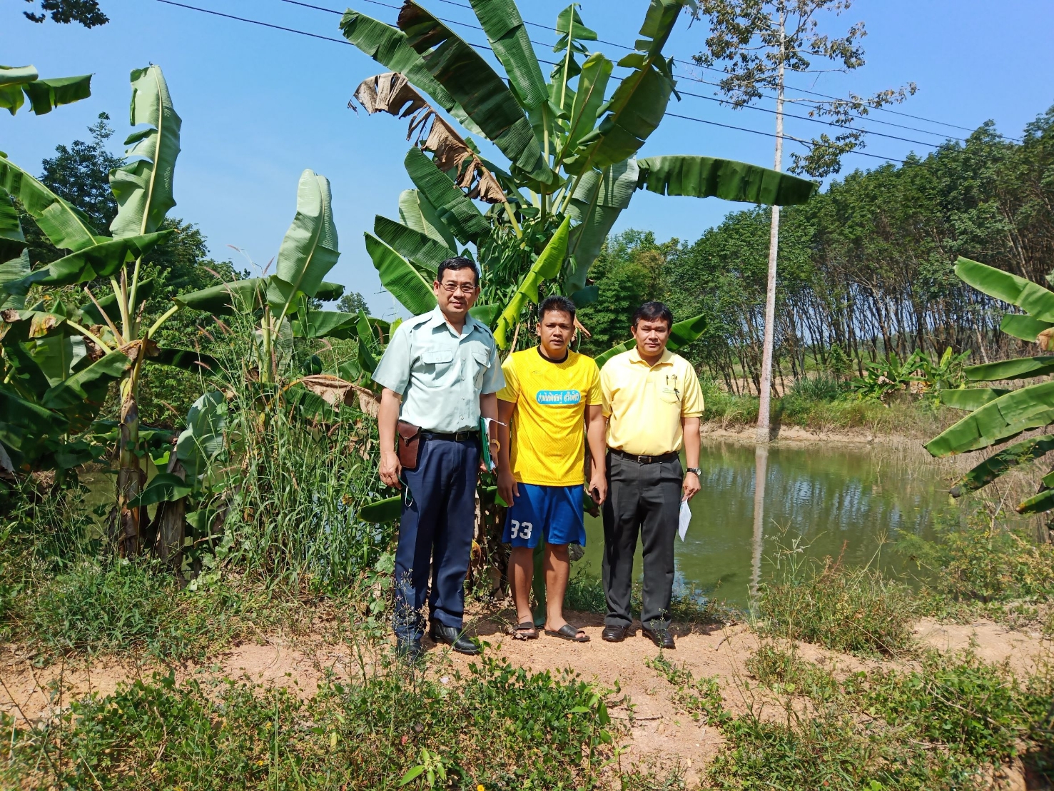 ? พช.ระยอง ติดตามการเตรียมความพร้อมพื้นที่แปลง ตามโครงการ “โคก หนอง นา โมเดล”  ?