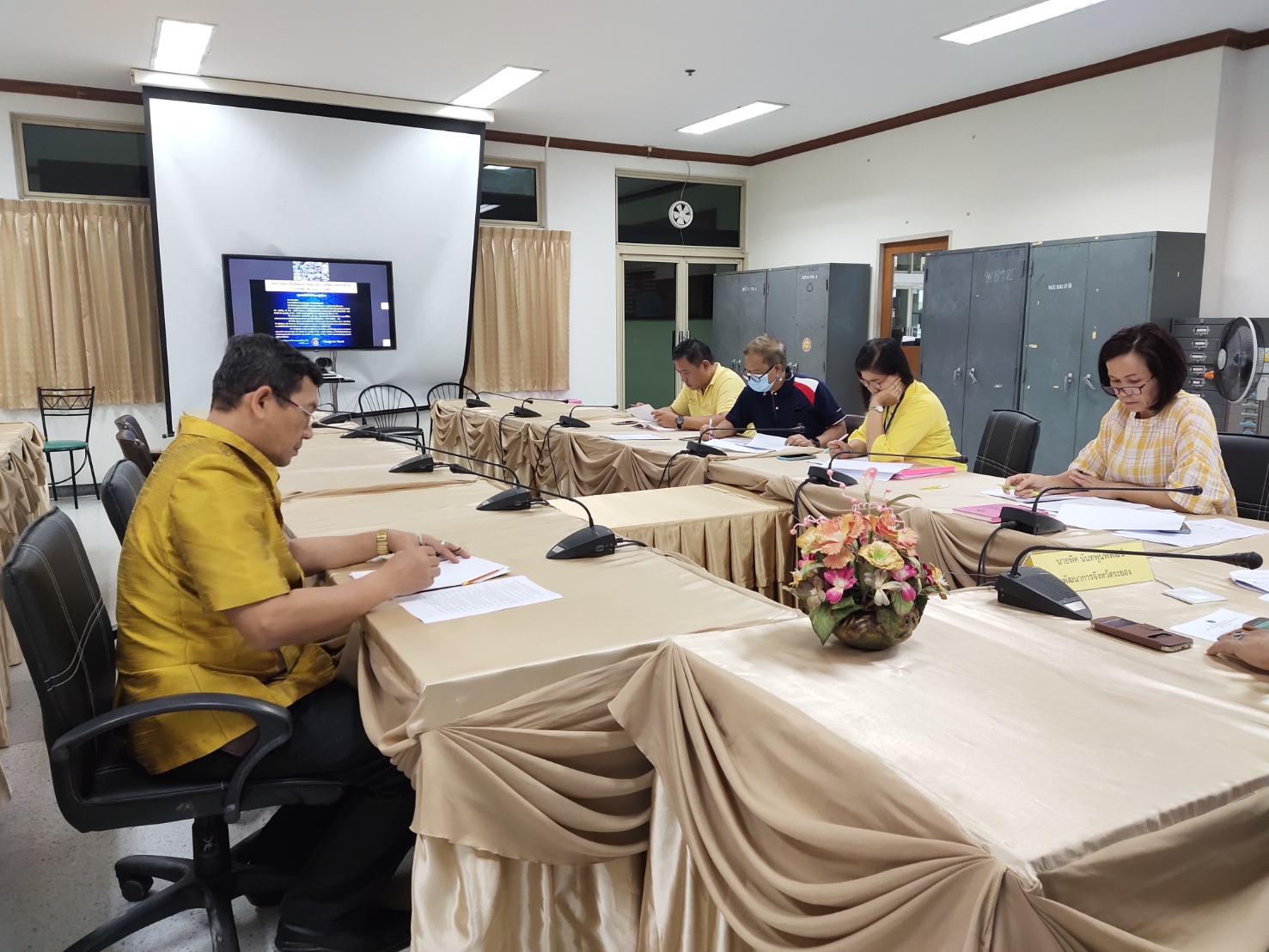 ?? “พช.ระยอง”  ร่วมรับฟังการประชุม Conference ชี้แจงแนวทางการรับสมัครคัดเลือกบุคคลเพื่อจัดจ้างเป็นลูกจ้างเหมาบริการปฏิบัติภารกิจตามโครงการพัฒนาพื้นที่ต้นแบบการพัฒนาคุณภาพชีวิต ตามหลักทฤษฎีใหม่ ประยุกต์สู่ “โคก หนอง นา โมเดล”