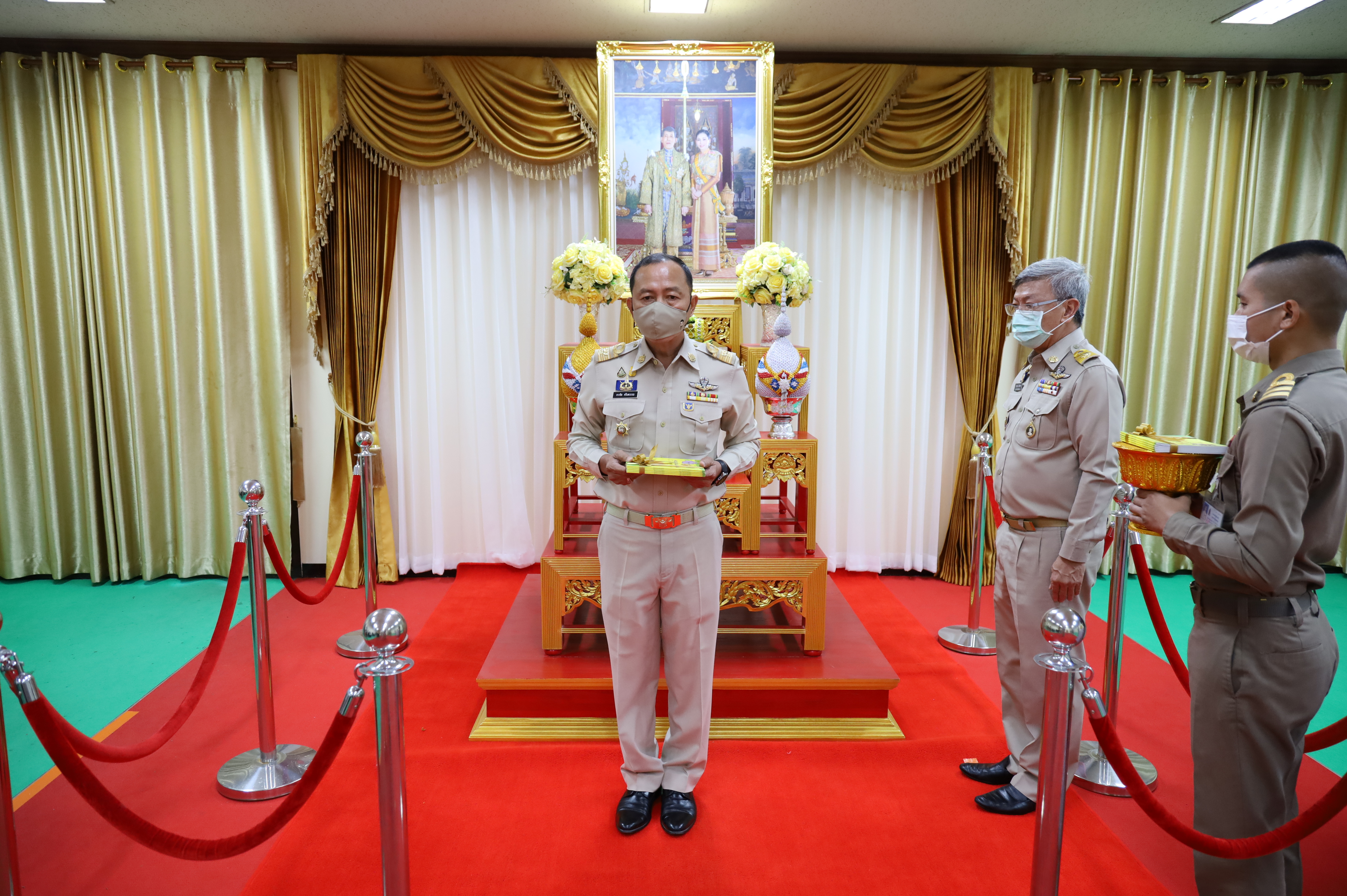 พช.ระยอง จัดพิธีการรับพระราชทานหนังสือ “เรื่องเล่าชาวคชานุรักษ์” เนื่องในโอกาสโครงการพัชรสุธาคชานุรักษ์ได้ดำเนินการมาครบ 1 ปี ?