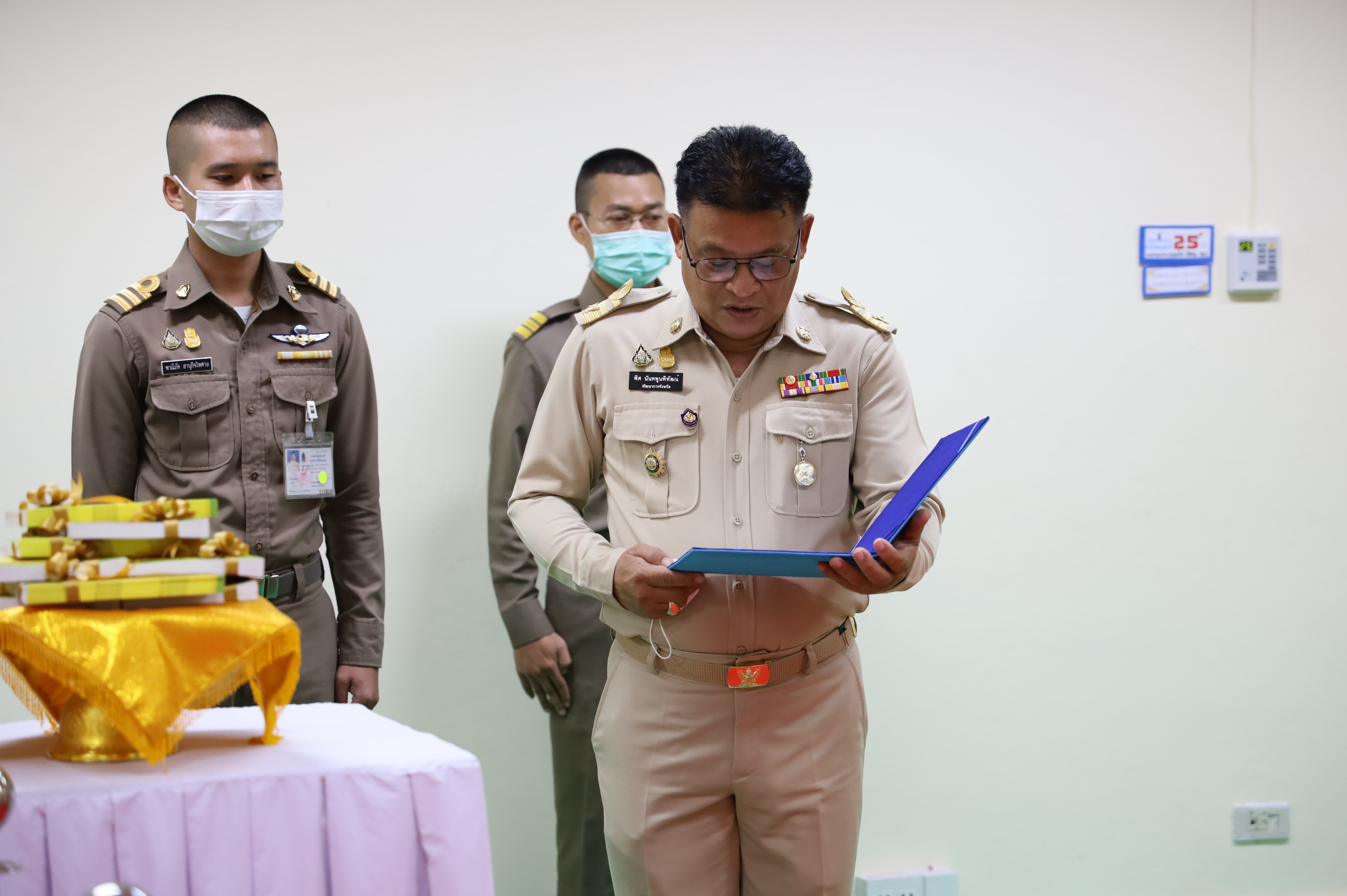 พช.ระยอง จัดพิธีการรับพระราชทานหนังสือ “เรื่องเล่าชาวคชานุรักษ์” เนื่องในโอกาสโครงการพัชรสุธาคชานุรักษ์ได้ดำเนินการมาครบ 1 ปี ?