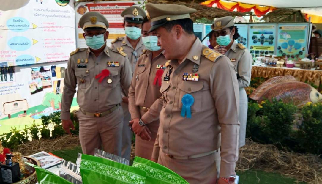 “พช.ระยอง” จัดนิทรรศการแสดงผลการดำเนินงานตาม “โครงการพัชรสุธาคชานุรักษ์”