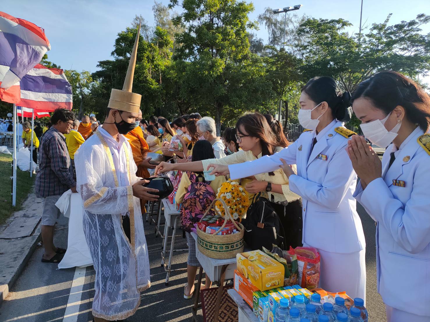 ? “พช.ระยอง” ร่วมกิจกรรมเนื่องในวันคล้ายวันพระราชสมภพพระบาทสมเด็จพระบรมชนกาธิเบศร มหาภูมิพลอดุลยเดชมหาราช บรมนาถบพิตร วันชาติและวันพ่อแห่งชาติ