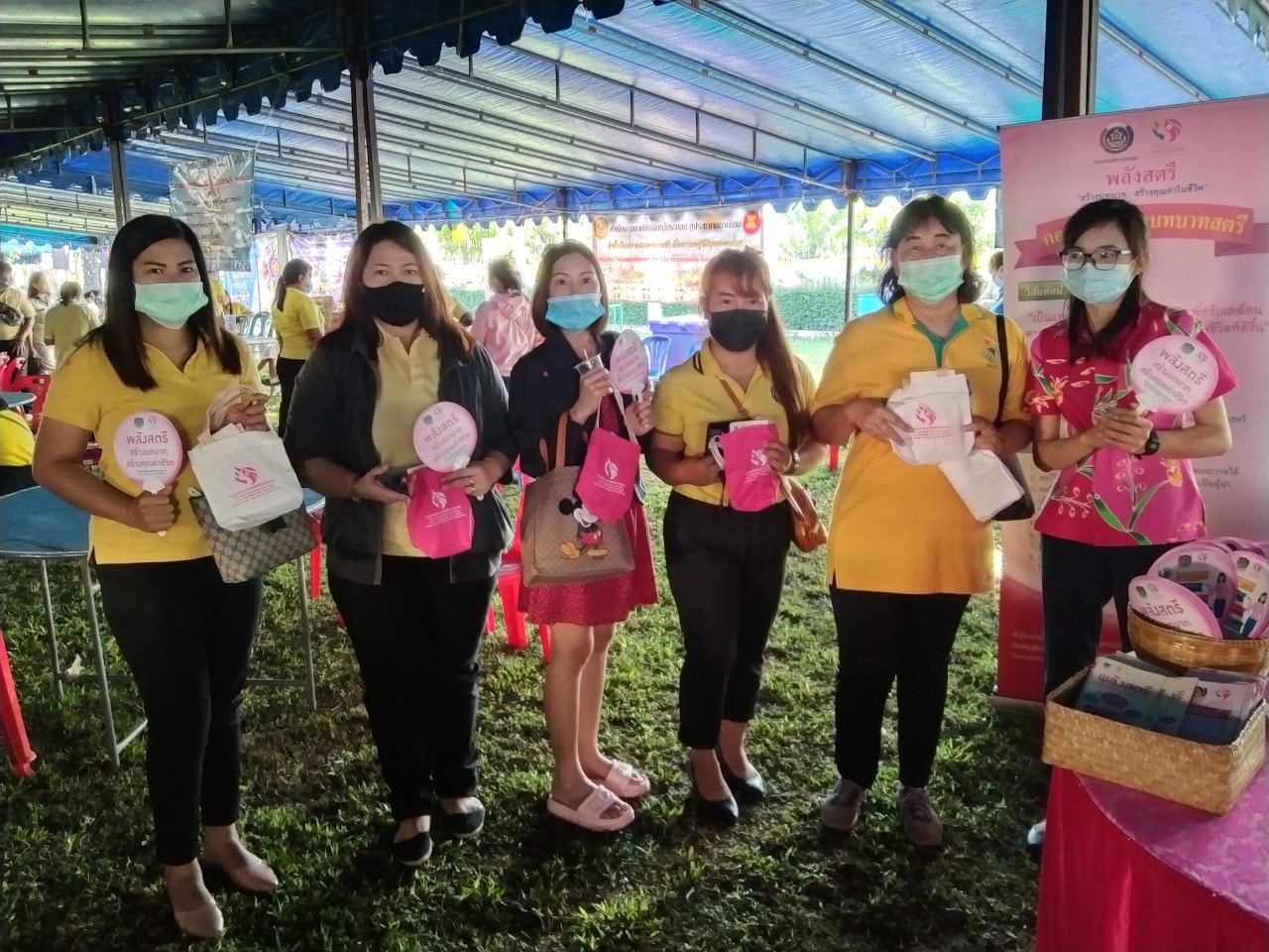 “พช.ระยอง ร่วมออกหน่วยบำบัดทุกข์ บำรุงสุข สร้างรอยยิ้ม คืนความสุขให้ประชาชน จังหวัดระยอง ครั้งที่ 2 ปี 2564”