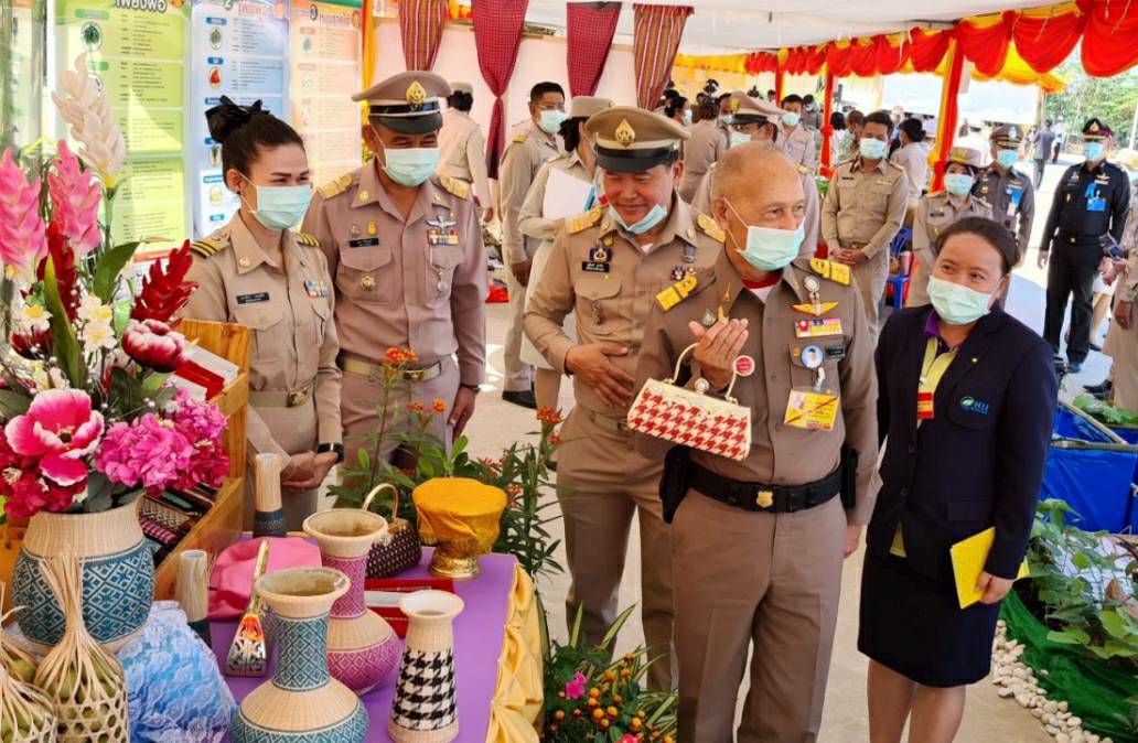 “พช.ระยอง” จัดนิทรรศการแสดงผลการดำเนินงานตาม “โครงการพัชรสุธาคชานุรักษ์”