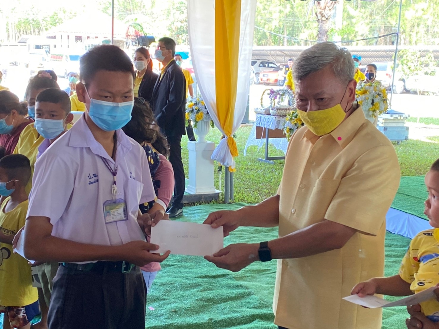 “พช.ระยอง ร่วมออกหน่วยบำบัดทุกข์ บำรุงสุข สร้างรอยยิ้ม คืนความสุขให้ประชาชน จังหวัดระยอง ครั้งที่ 2 ปี 2564”