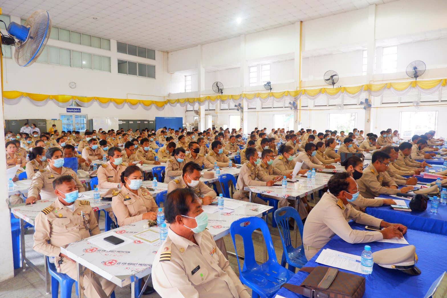 ?? “พช.ระยอง” ร่วมกับ ปตท. มอบกองทุนสวัสดิการชุมชนคืนประโยชน์ต่อสังคม ในที่ประชุมหัวหน้าส่วนราชการ กำนัน ผู้ใหญ่บ้าน ฯลฯ ของอำเภอ ?