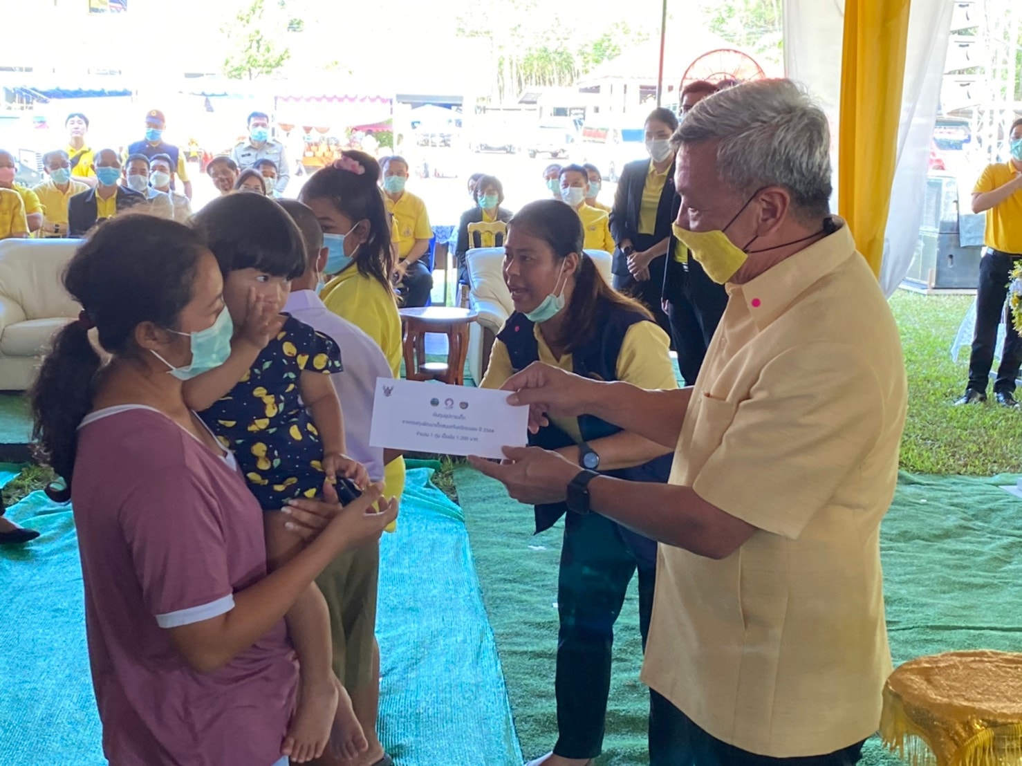 “พช.ระยอง ร่วมออกหน่วยบำบัดทุกข์ บำรุงสุข สร้างรอยยิ้ม คืนความสุขให้ประชาชน จังหวัดระยอง ครั้งที่ 2 ปี 2564”