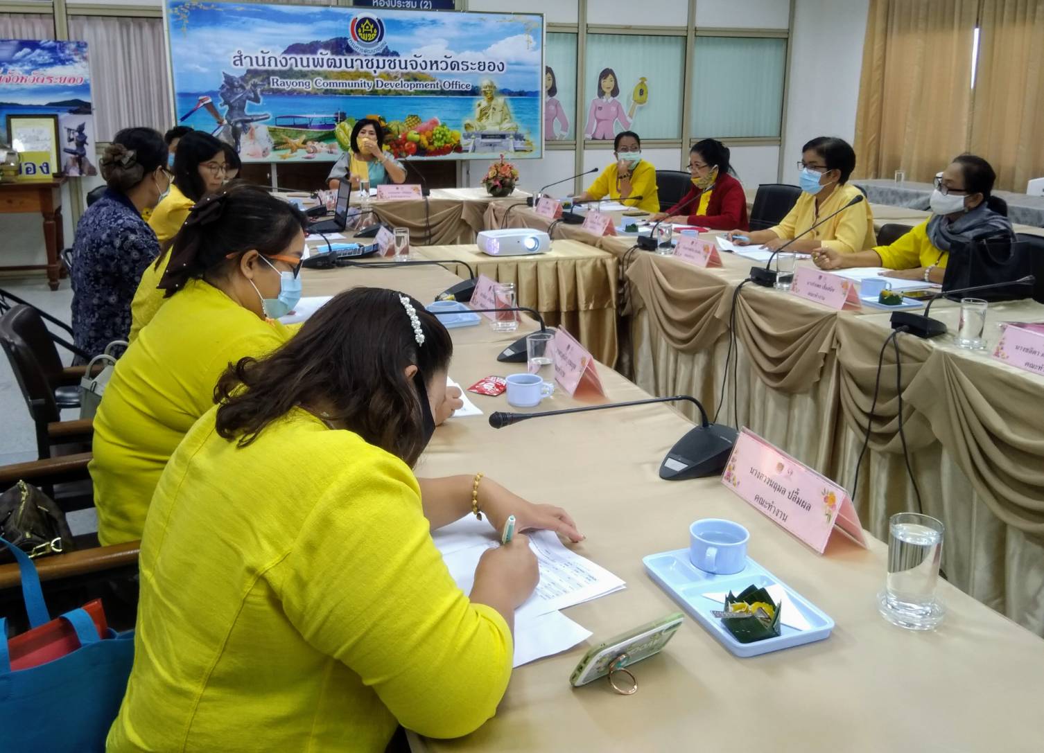 ? “พช.ระยอง” ประชุมคณะทำงานขับเคลื่อนกองทุนพัฒนาบทบาทสตรีจังหวัดระยอง ครั้งที่ 2 ประจำปีงบประมาณ พ.ศ.2564 ?