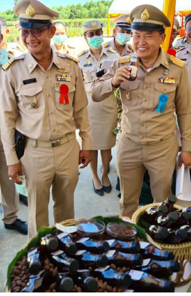 “พช.ระยอง” จัดนิทรรศการแสดงผลการดำเนินงานตาม “โครงการพัชรสุธาคชานุรักษ์”